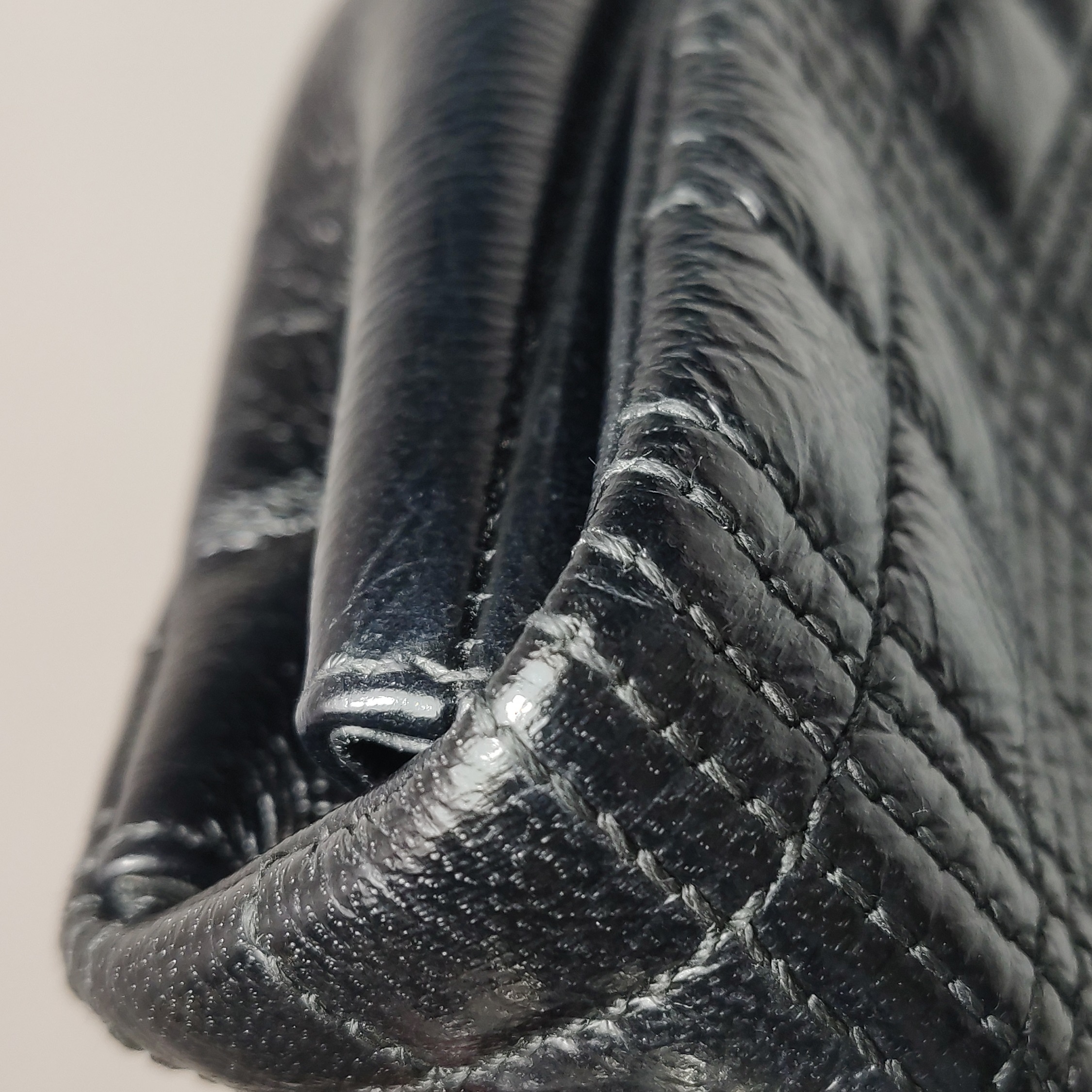 Burberry Lola Shoulder Bag Quilted Patent with Resin Small — photo 15 of 22