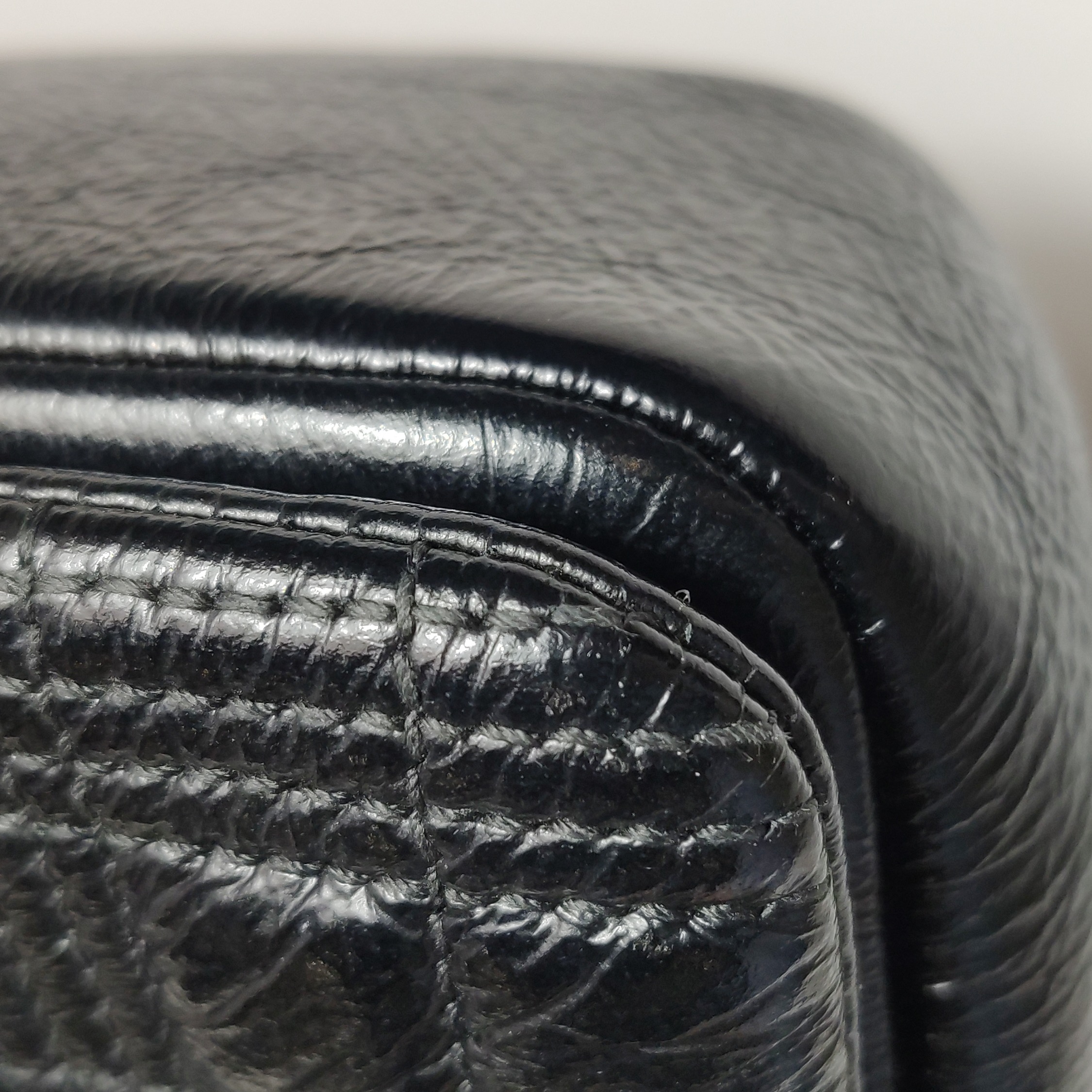 Burberry Lola Shoulder Bag Quilted Patent with Resin Small — photo 17 of 22