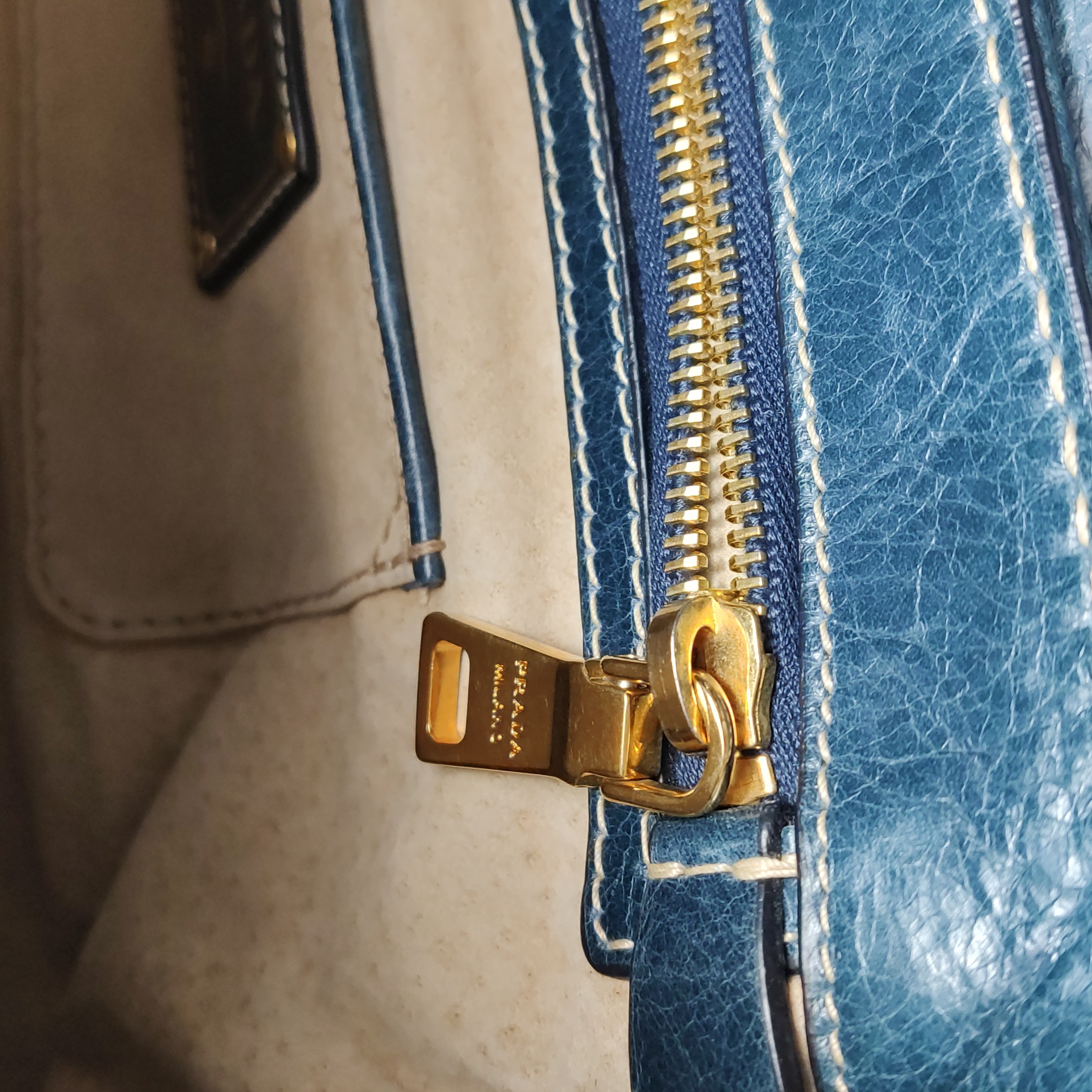 Prada Vitelloshine Chain Shoulder Bag Leather Navy — photo 14 of 25
