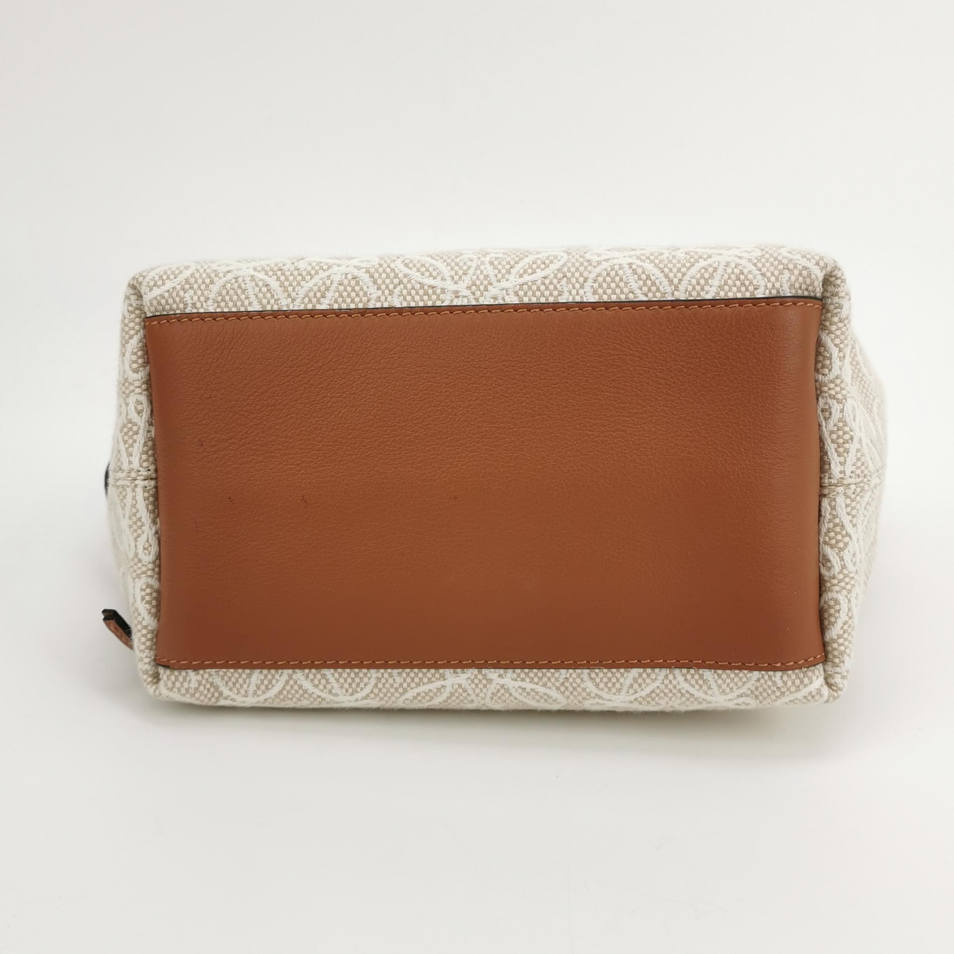 Loewe Cubi Hobo Anagram Jacquard Small — photo 6 of 14