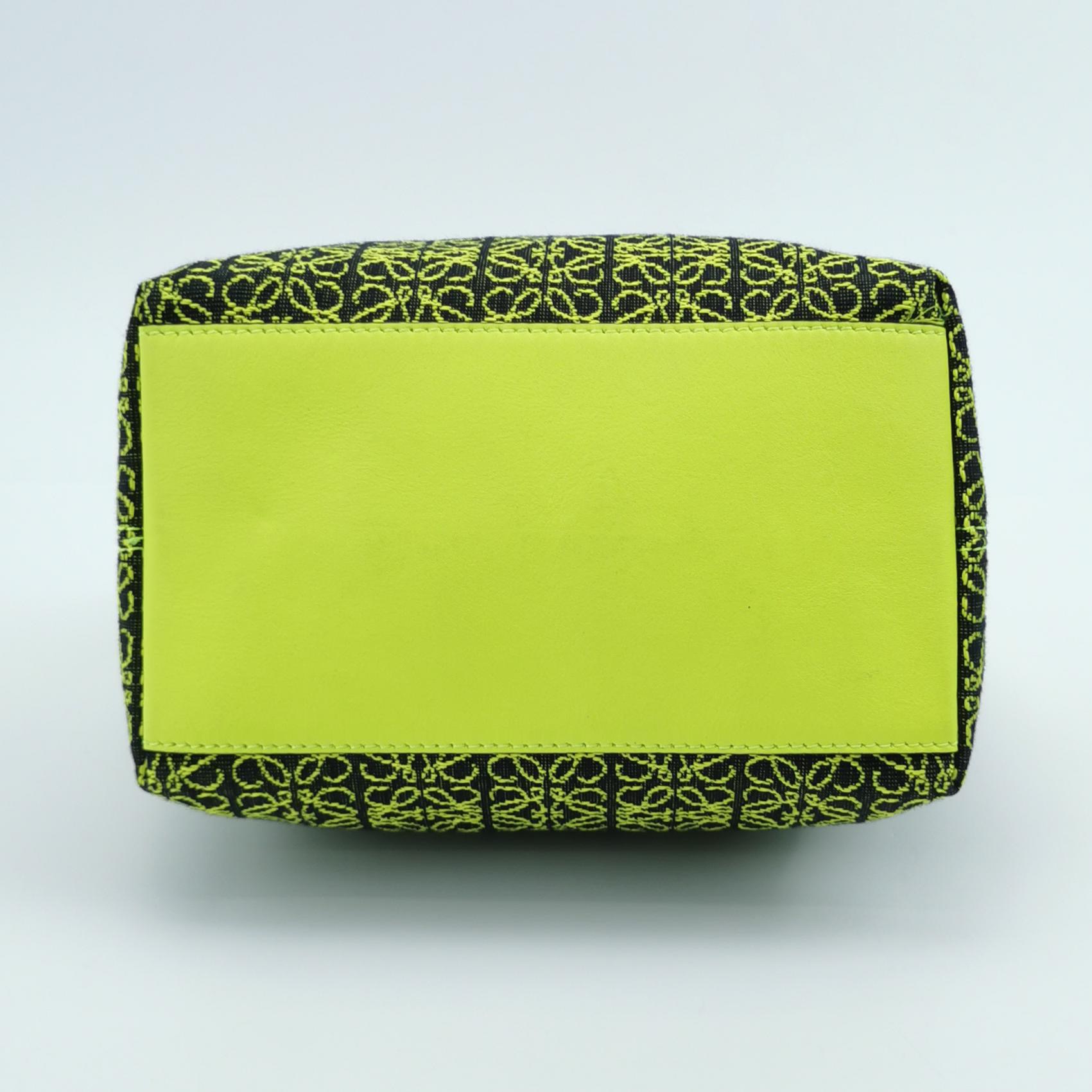 Loewe Cubi Hobo Anagram Jacquard Small — photo 6 of 12
