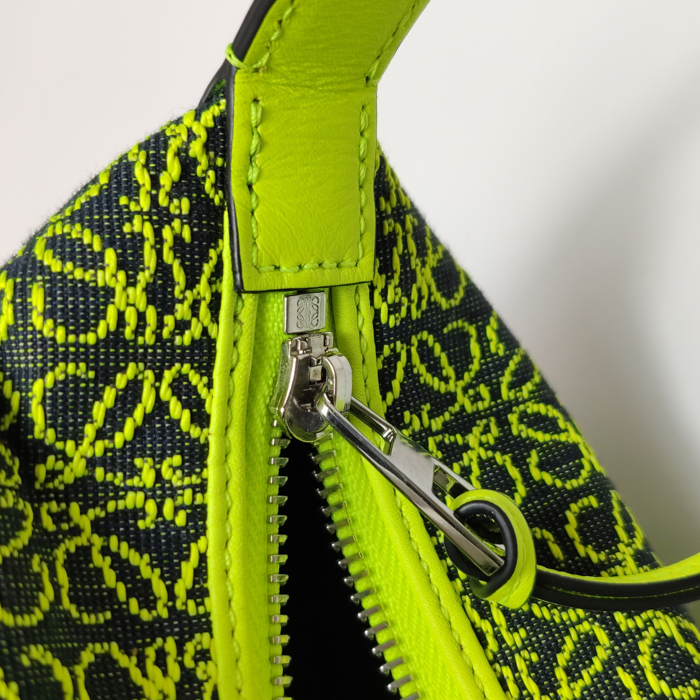 Loewe Cubi Hobo Anagram Jacquard Small — photo 11 of 12
