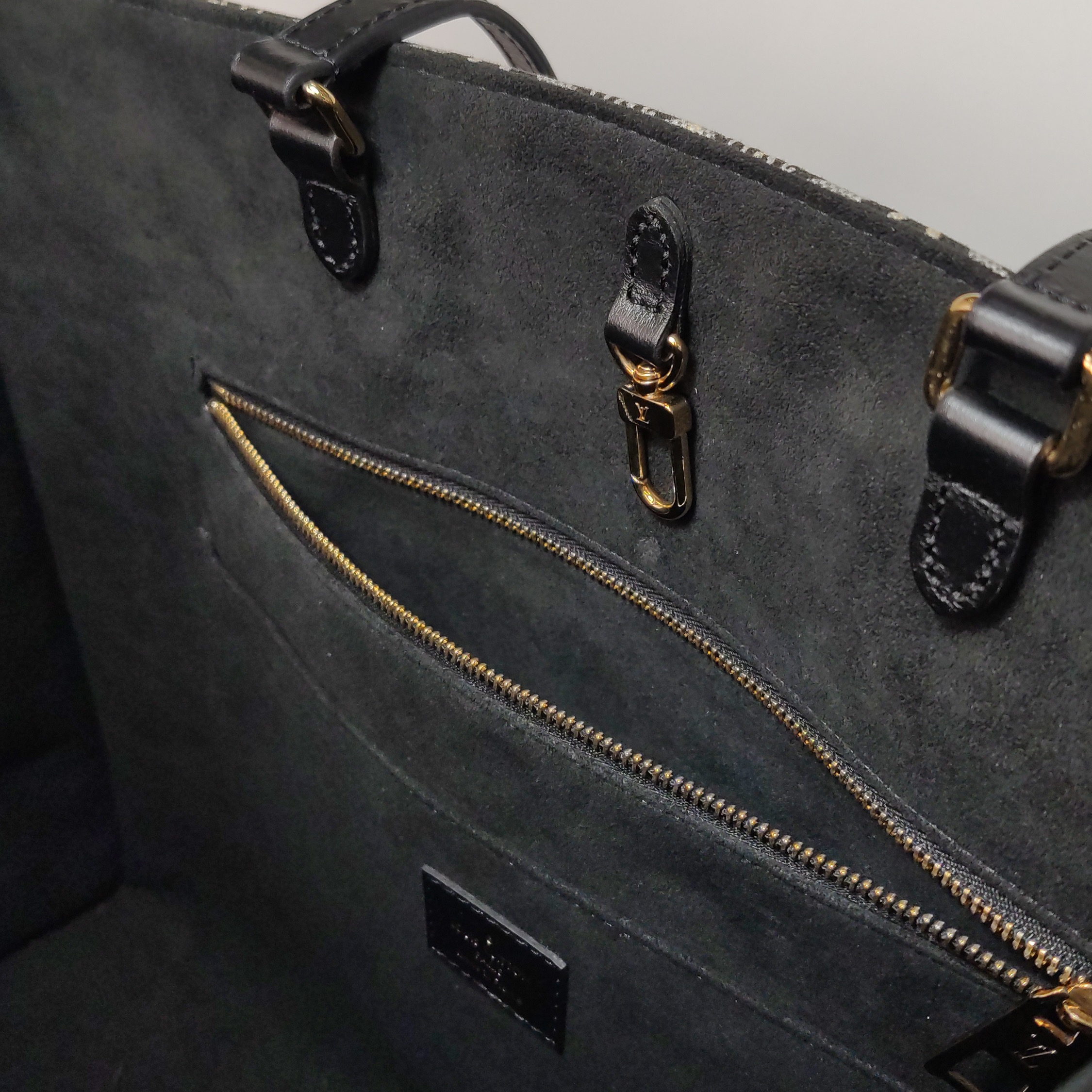 Louis Vuitton(LV) OnTheGo Tote Limited Edition Since 1854 Monogram Jacquard GM — photo 9 of 15