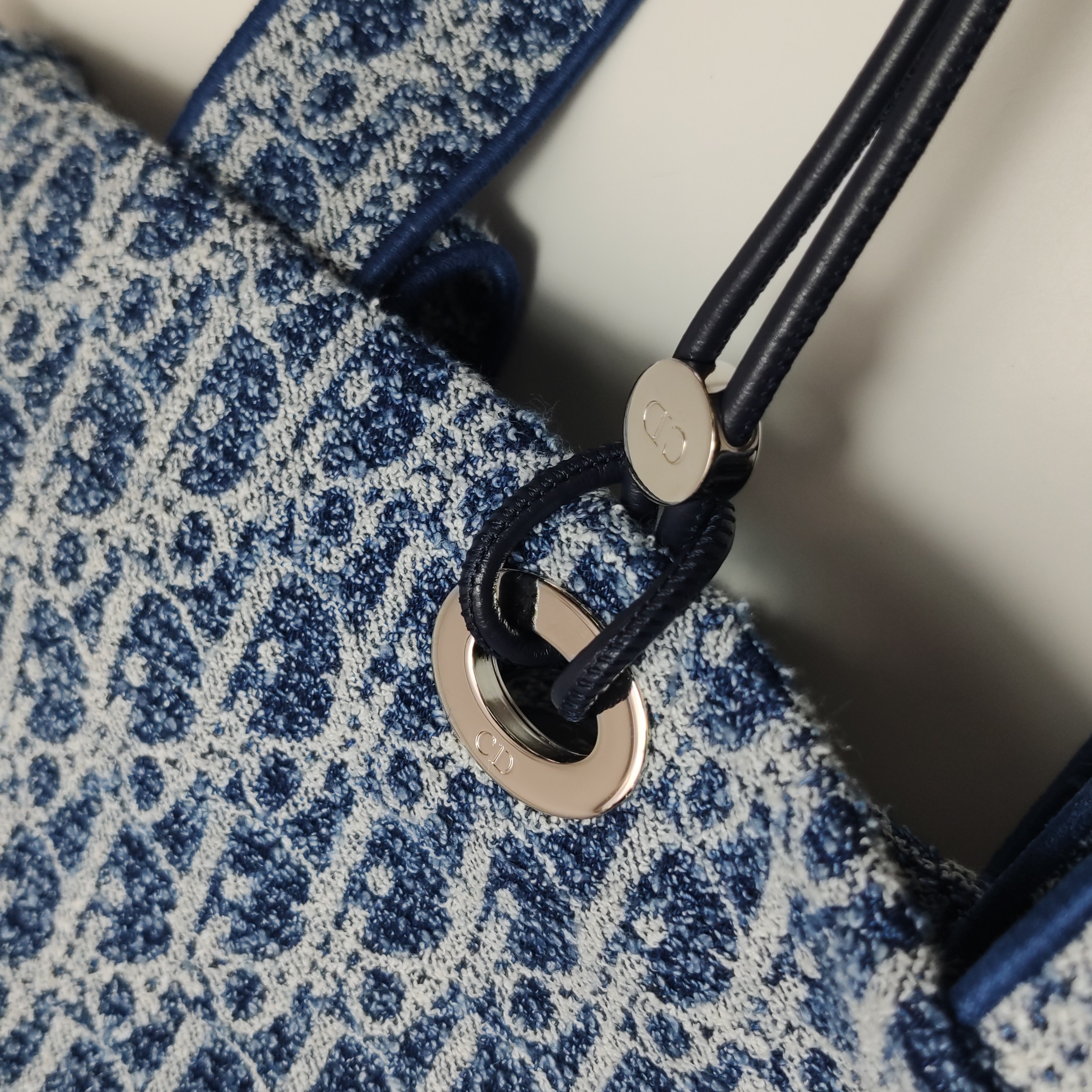 Christian Dior Book Tote Oblique Canvas Medium — photo 14 of 20