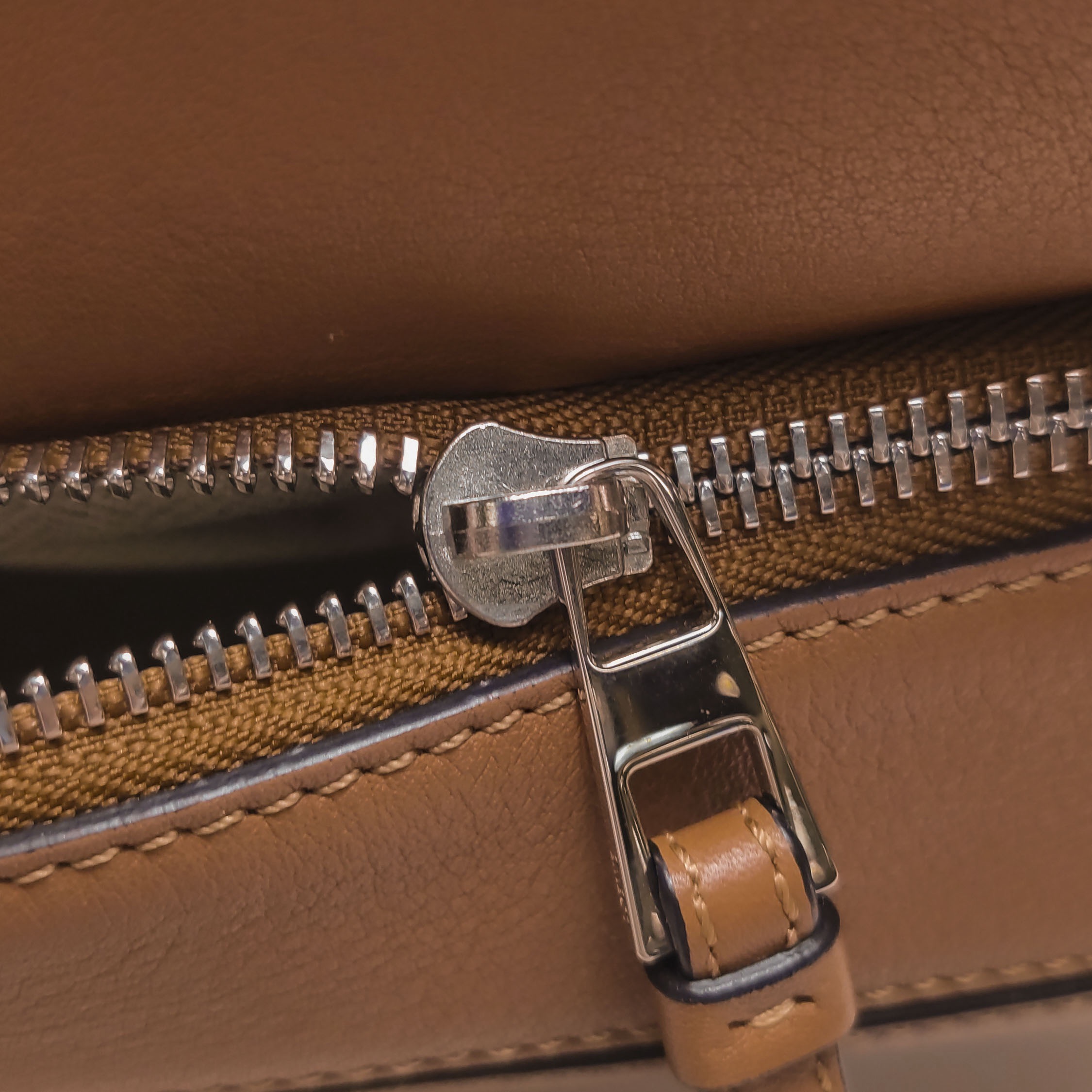Loewe Puzzle Bag Leather Small — photo 18 of 19