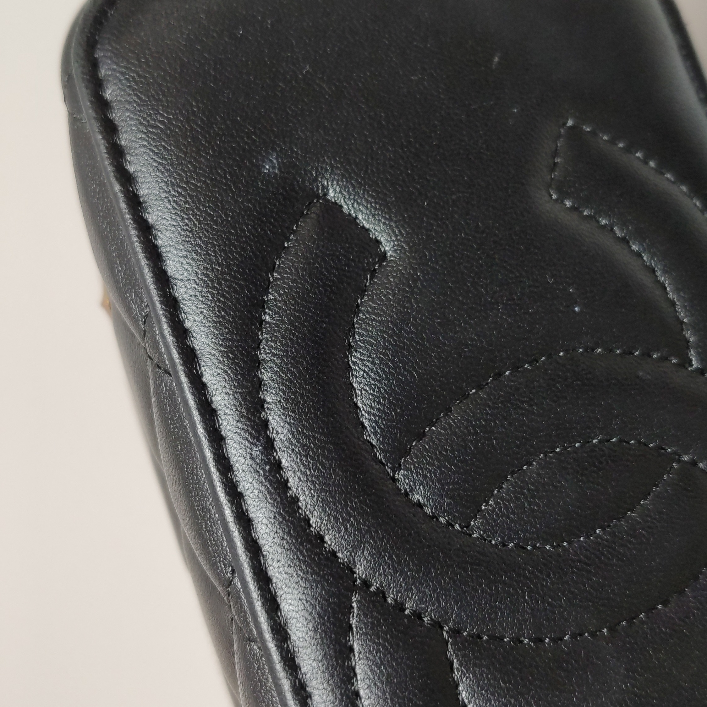 Chanel Coco Casino Vanity Case with Chain Quilted Caviar Small — photo 11 of 15