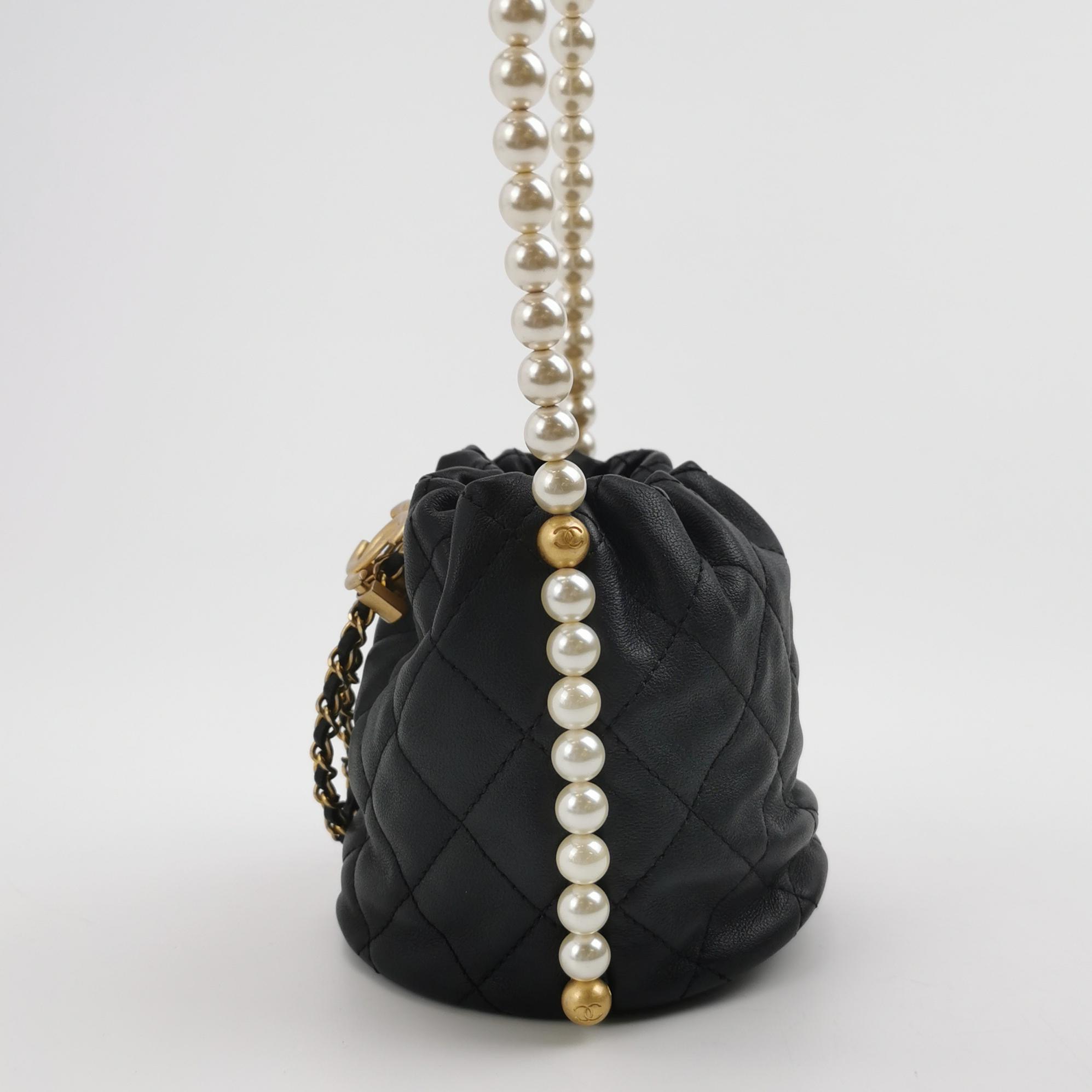 Chanel About Pearls Bucket Bag Quilted Calfskin Mini — photo 3 of 16