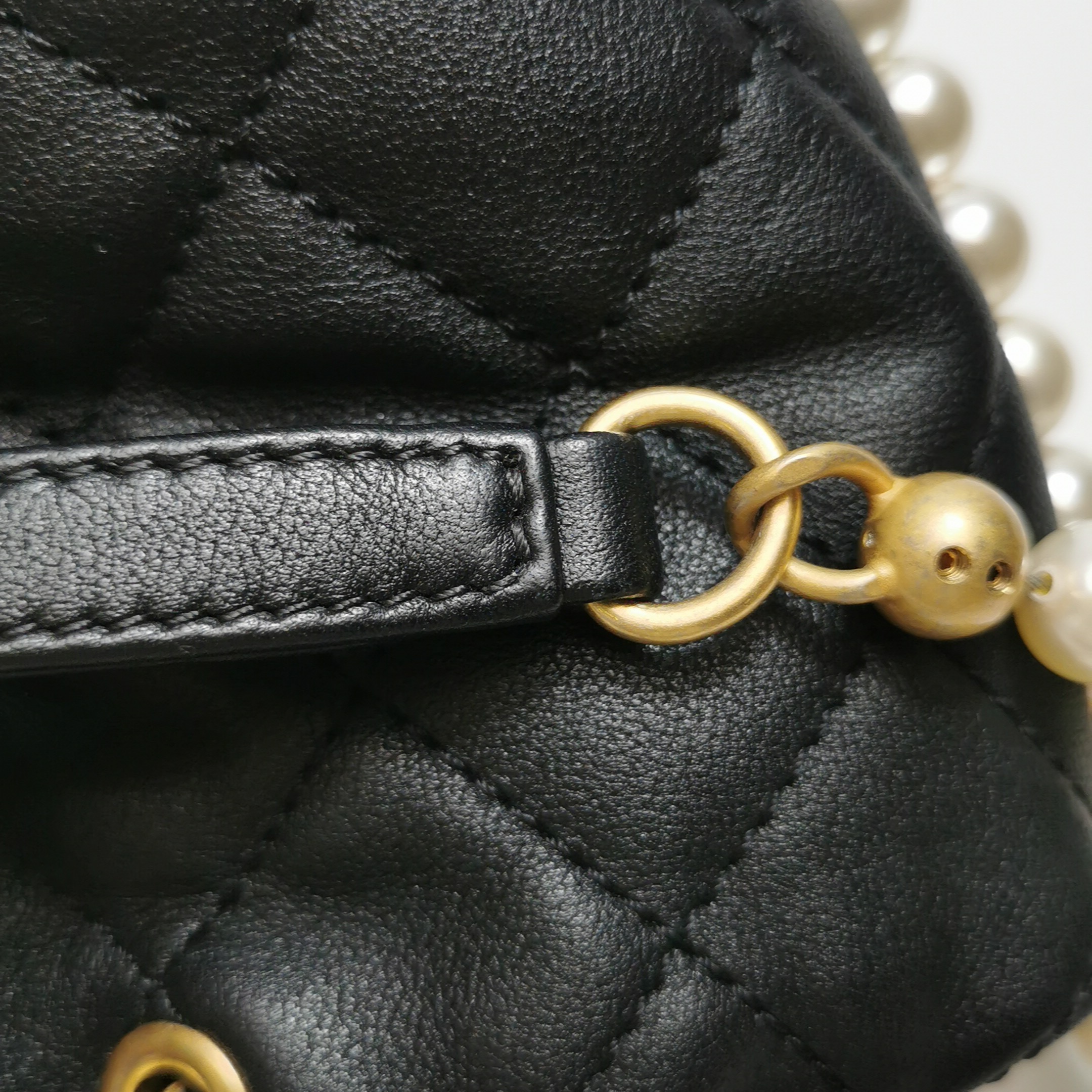 Chanel About Pearls Bucket Bag Quilted Calfskin Mini — photo 15 of 16