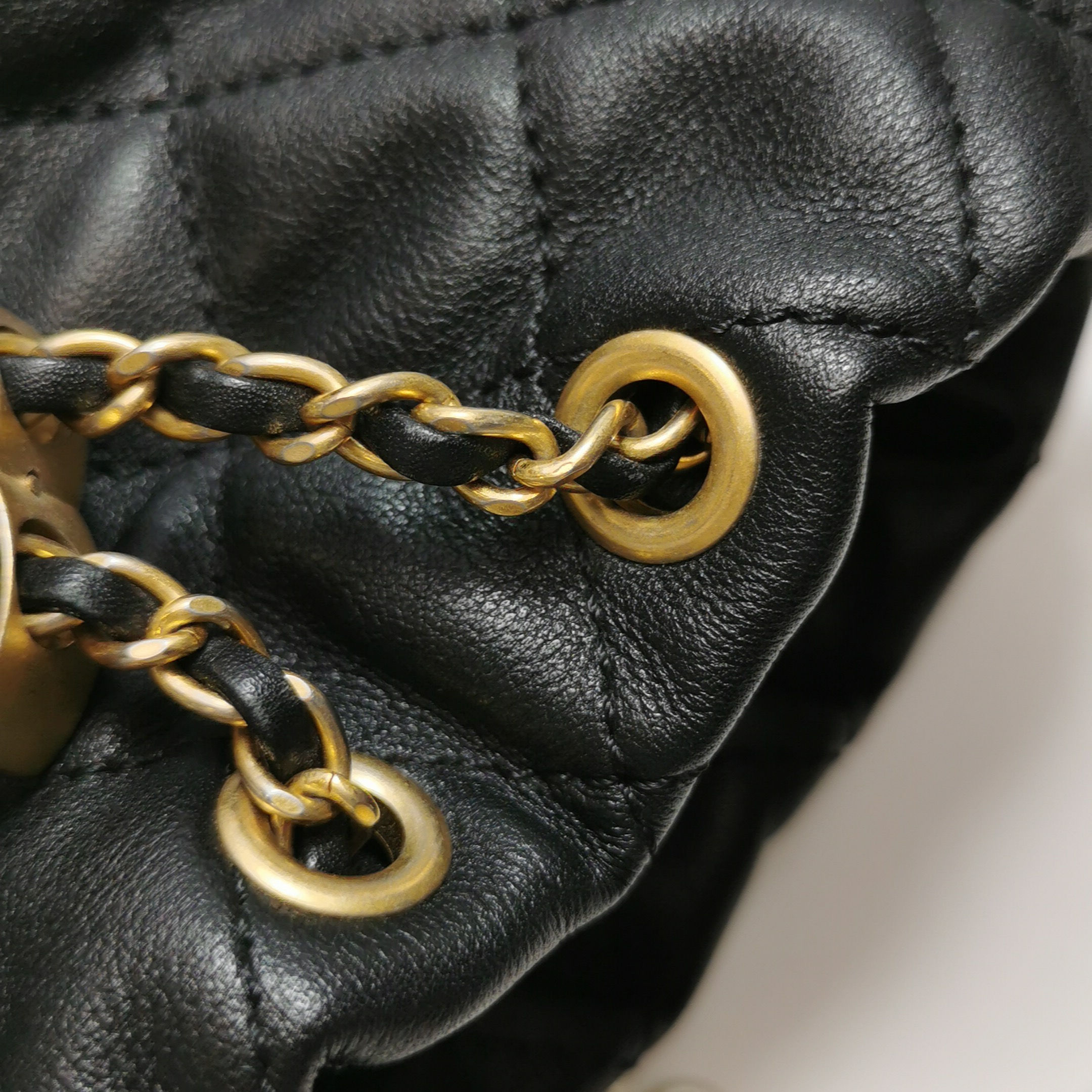 Chanel About Pearls Bucket Bag Quilted Calfskin Mini — photo 13 of 16