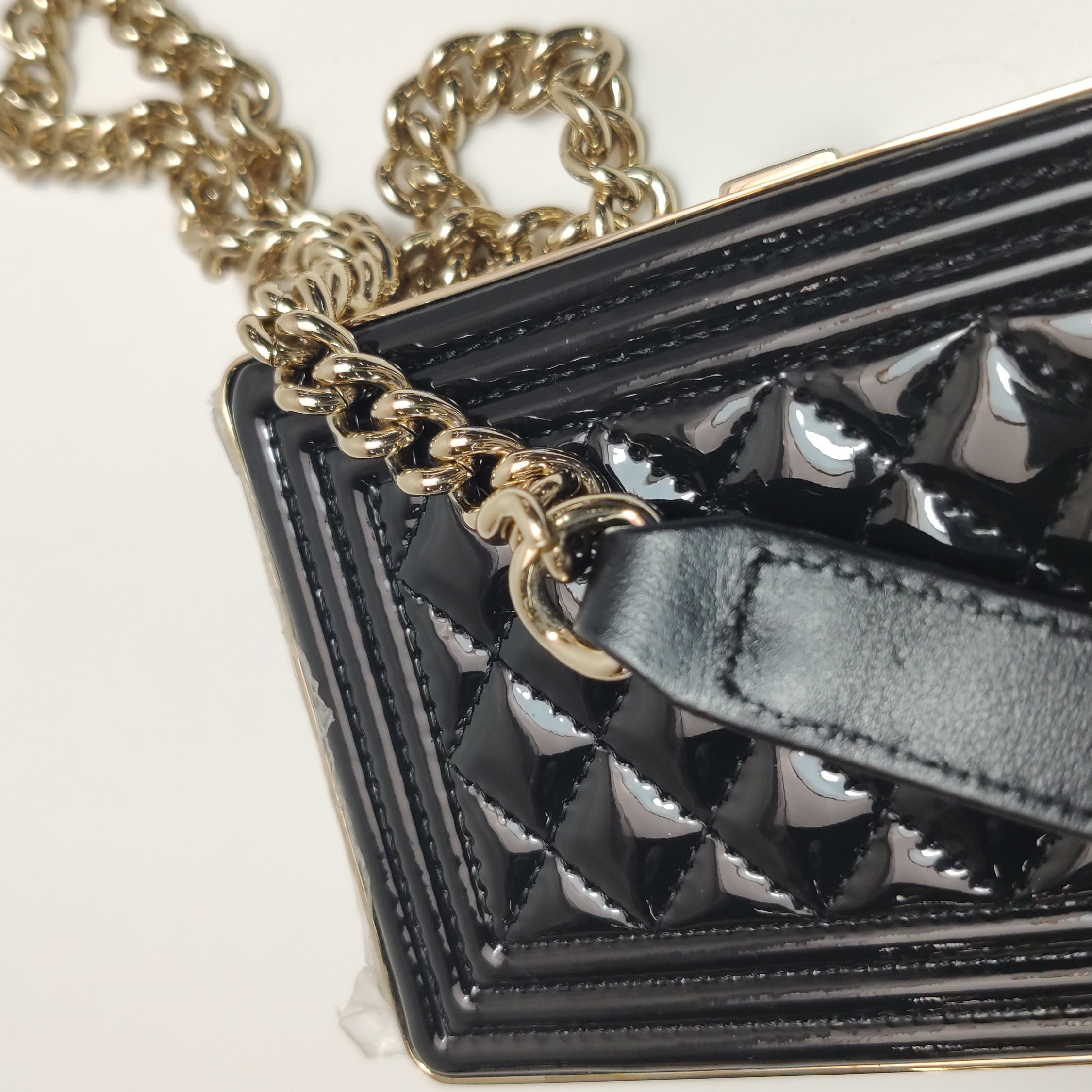Chanel Boy Chain Box Minaudiere Quilted Patent — photo 11 of 13