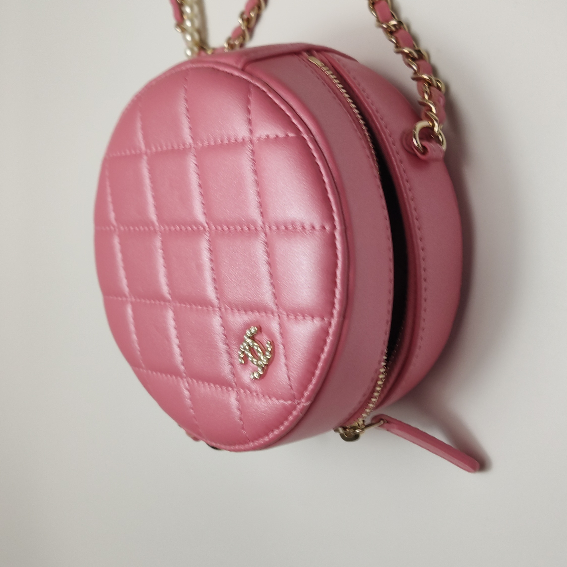Chanel Round Clutch with Chain Quilted Caviar — photo 9 of 14