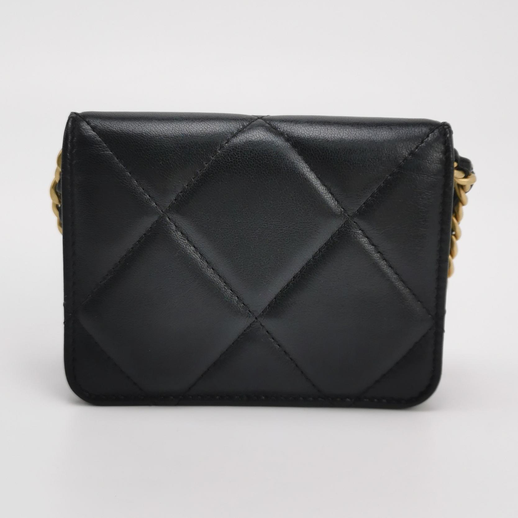 Chanel 19 Clutch With Chain Quilted Lambskin — photo 5 of 25