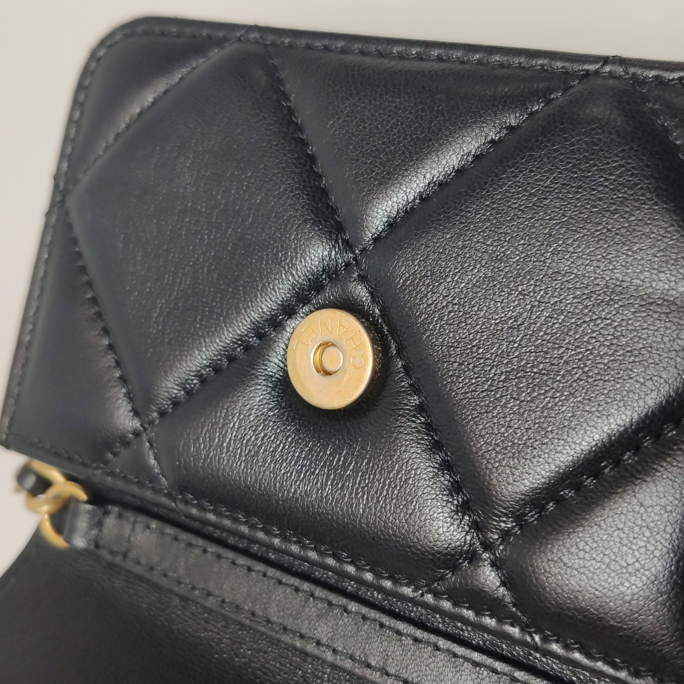 Chanel 19 Clutch With Chain Quilted Lambskin — photo 13 of 25