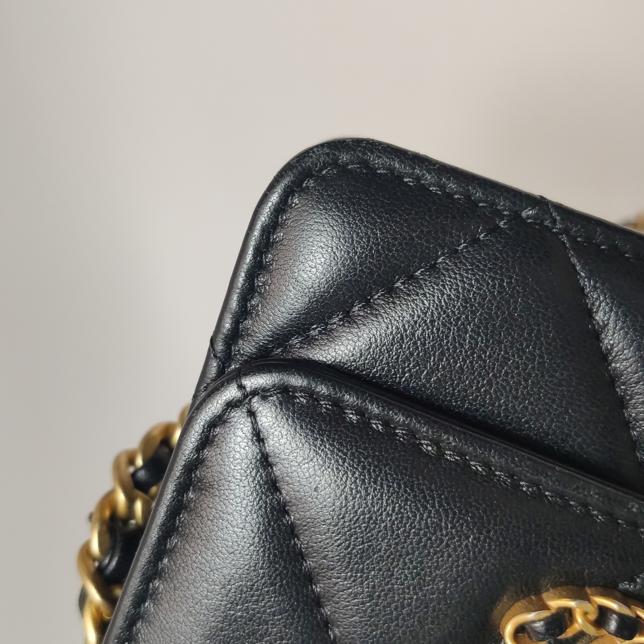 Chanel 19 Clutch With Chain Quilted Lambskin — photo 19 of 25