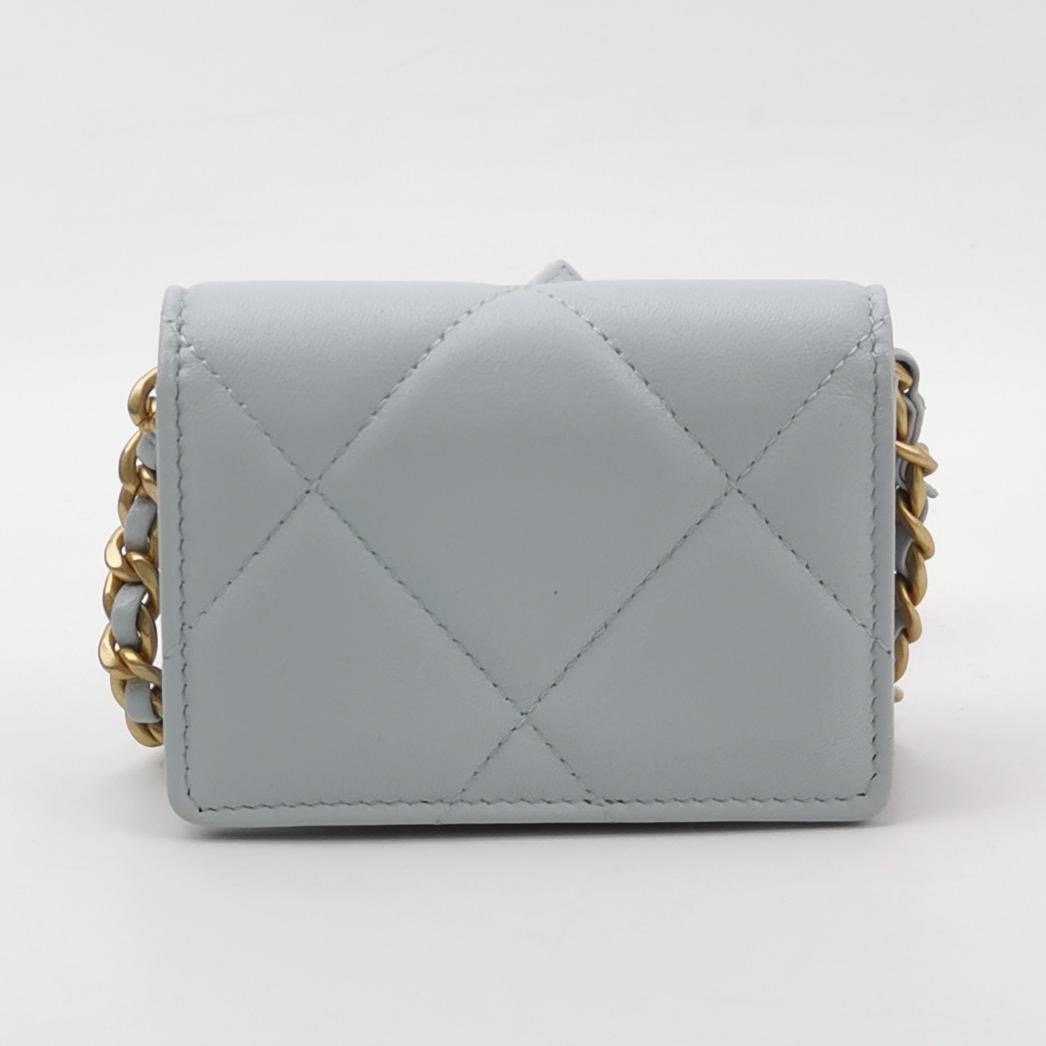 Chanel 19 Clutch With Chain Quilted Lambskin — photo 5 of 15