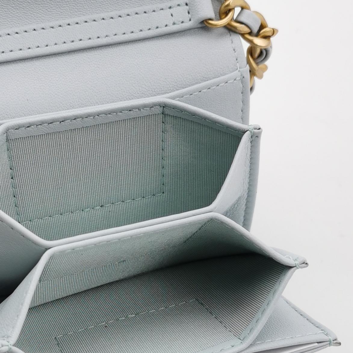 Chanel 19 Clutch With Chain Quilted Lambskin — photo 7 of 15