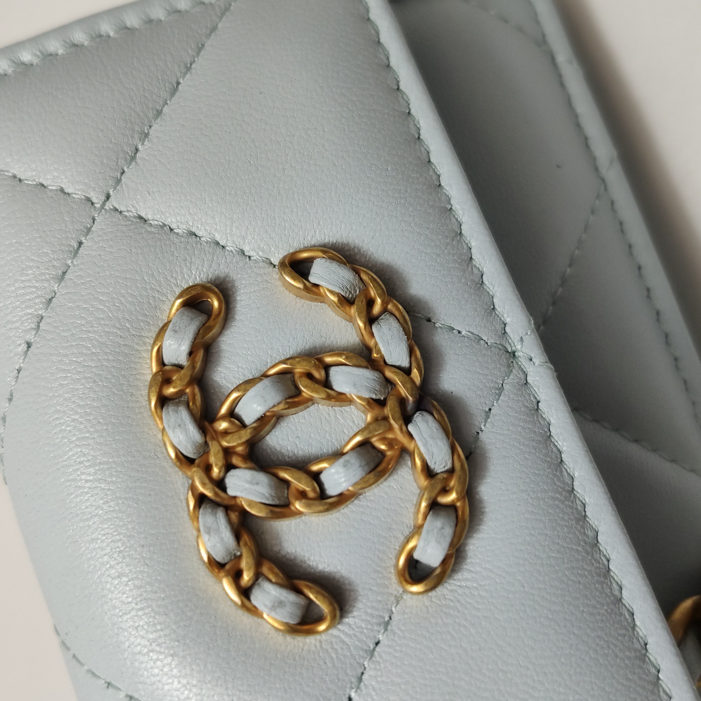 Chanel 19 Clutch With Chain Quilted Lambskin — photo 10 of 15