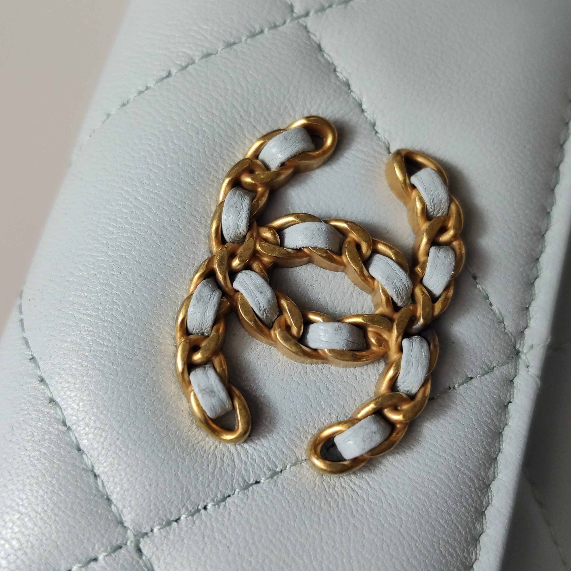 Chanel 19 Clutch With Chain Quilted Lambskin — photo 9 of 15