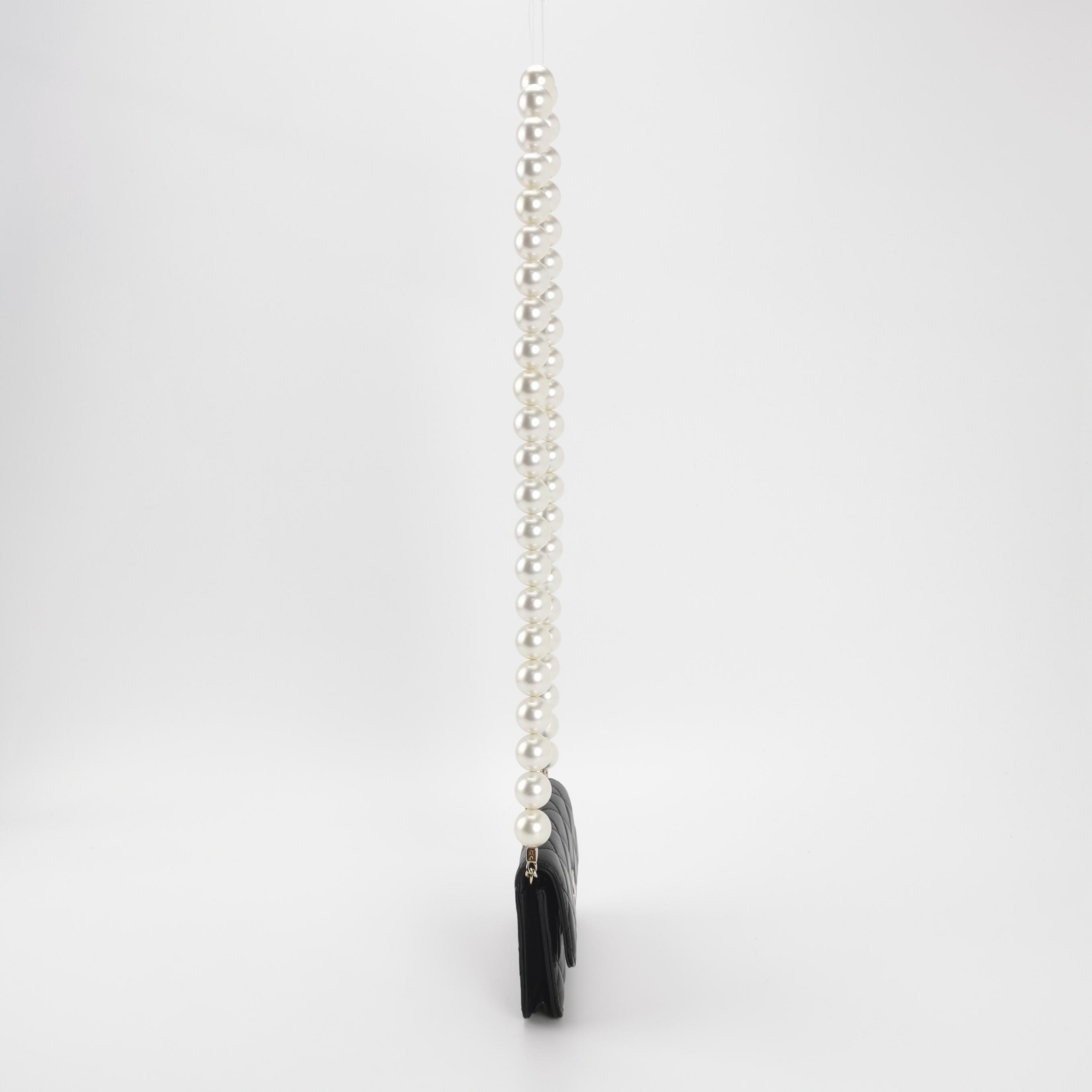 Chanel Pearl Strap CC Wallet on Chain Quilted Calfskin — photo 4 of 15