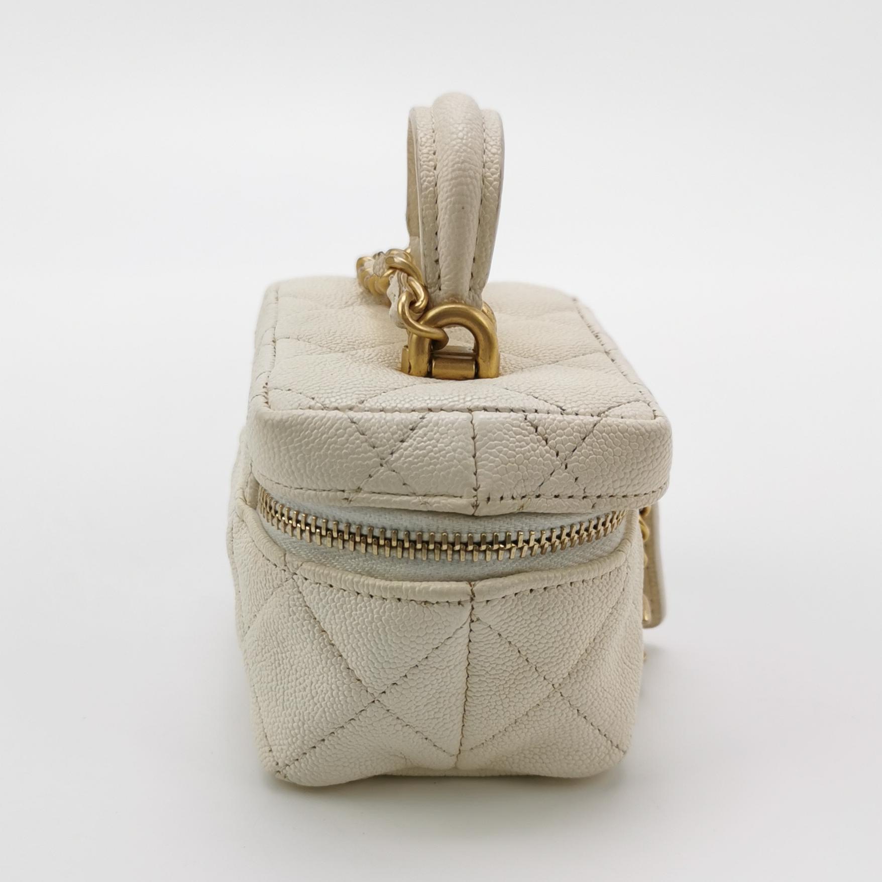 CHANEL Trendy CC Top Handle Vanity Case Quilted Cowhide leather — photo 4 of 24