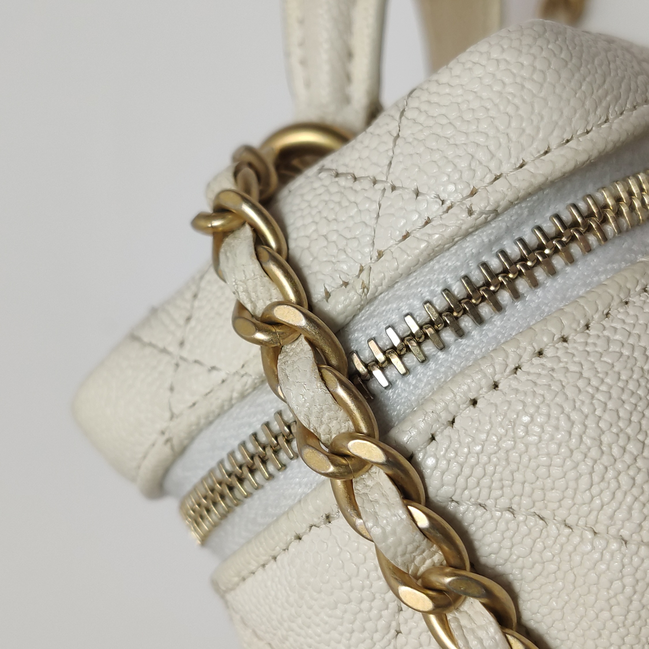 CHANEL Trendy CC Top Handle Vanity Case Quilted Cowhide leather — photo 19 of 24