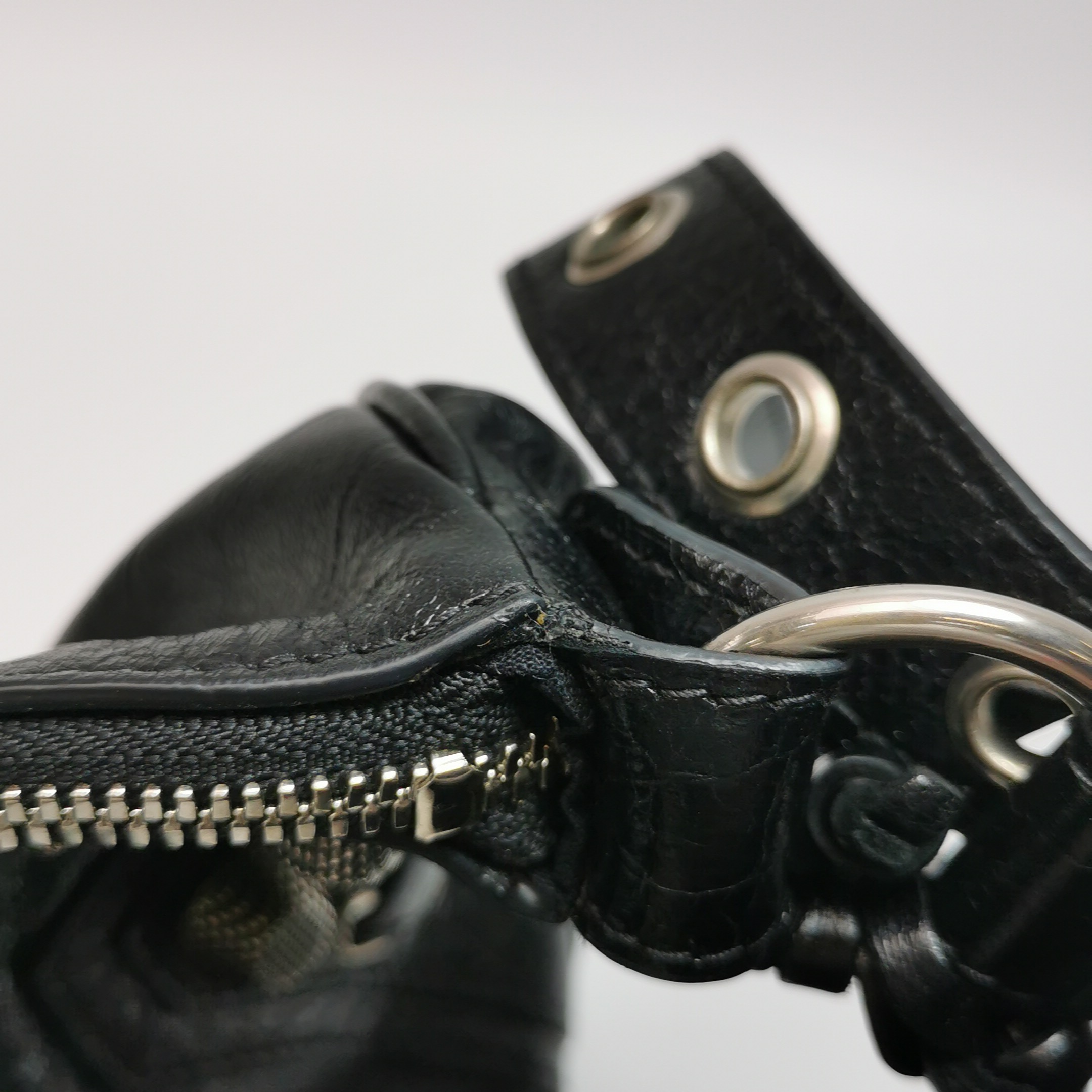 Balenciaga Le Cagole Giant Studs Shoulder Bag Leather Small — photo 20 of 25
