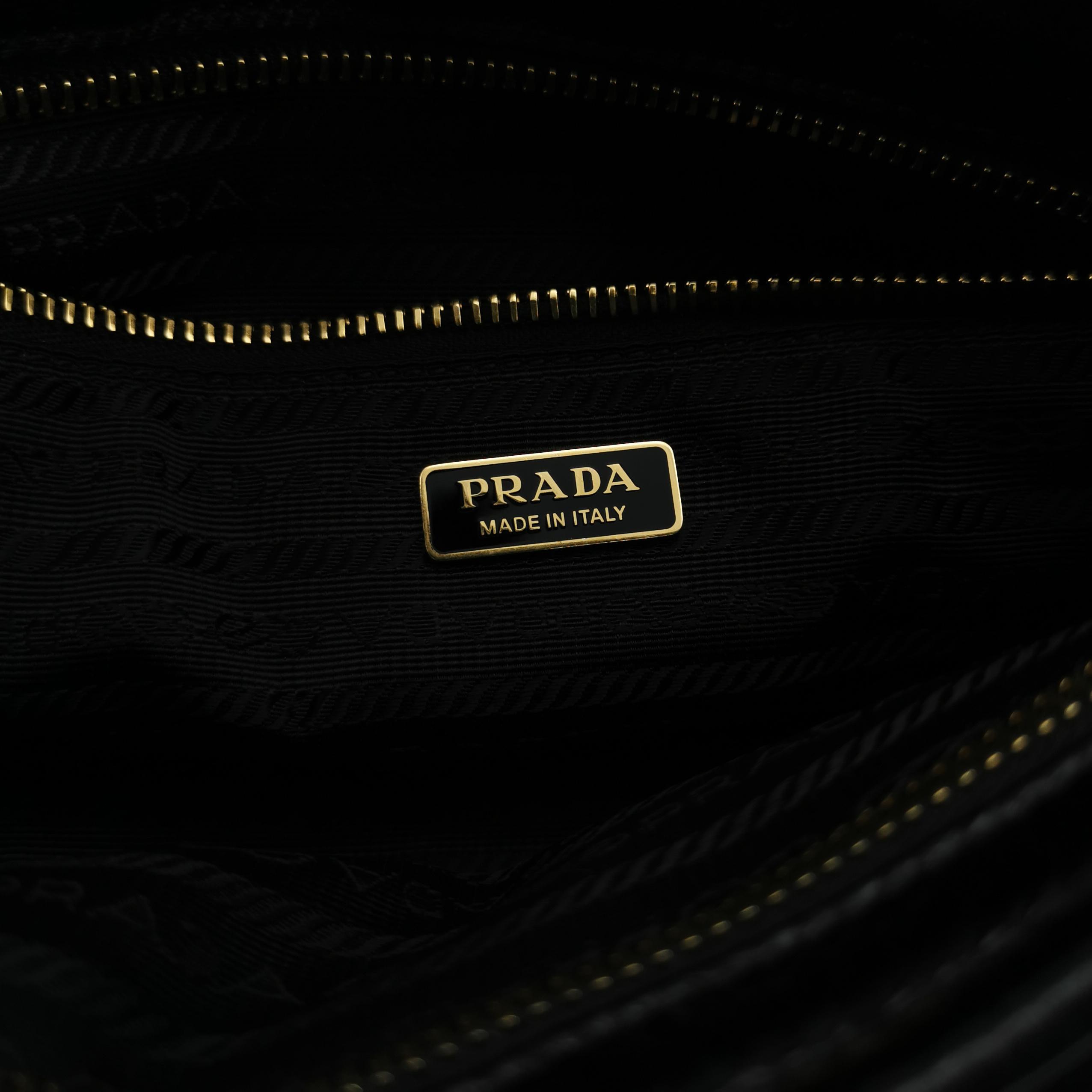 Prada Bonnie Handbag Vitello Shine Medium — photo 8 of 18