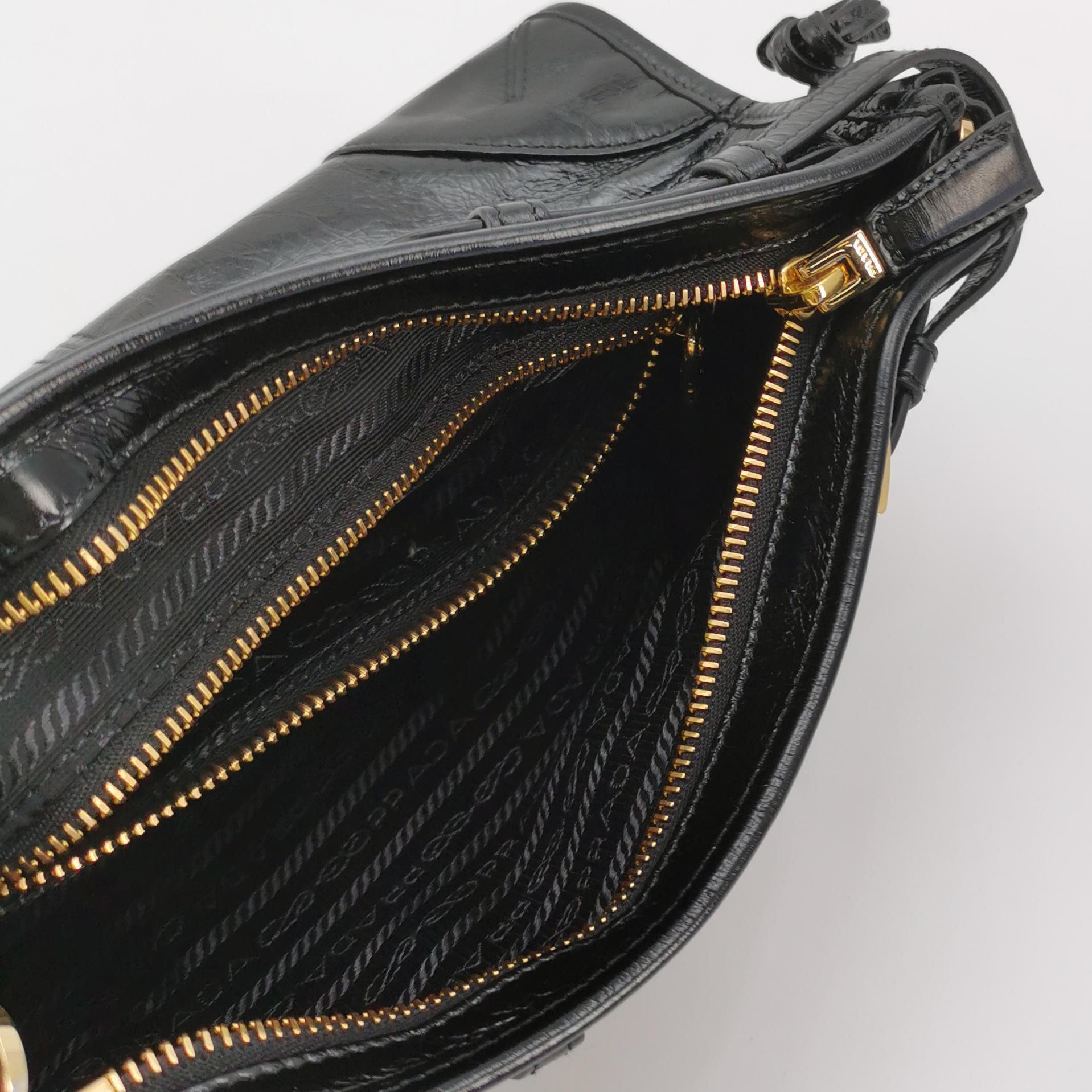 Prada Bonnie Handbag Cowhide leather Small — photo 7 of 17