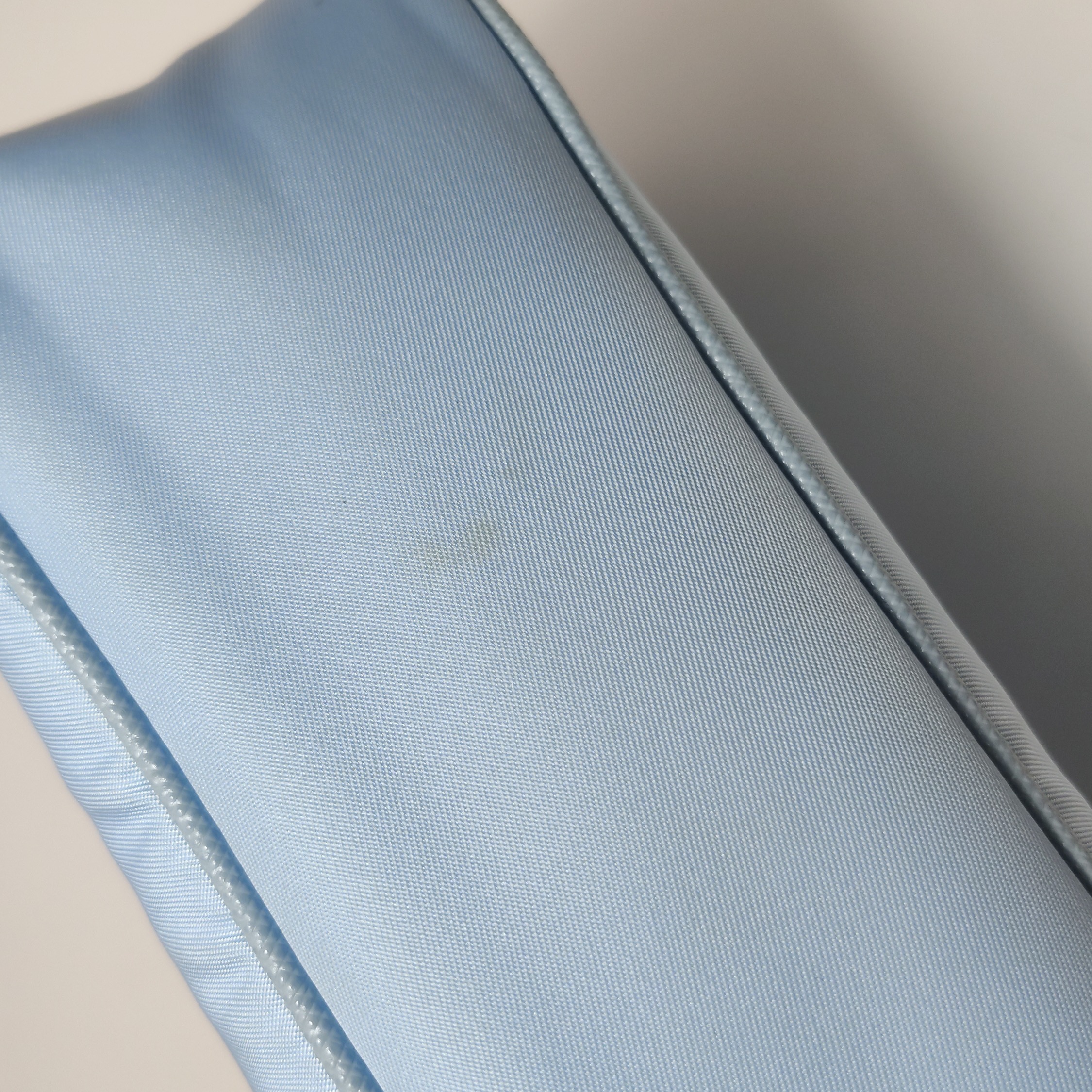 Prada Re-Edition 2005 Shoulder Bag Saffiano Leather Small — photo 14 of 16