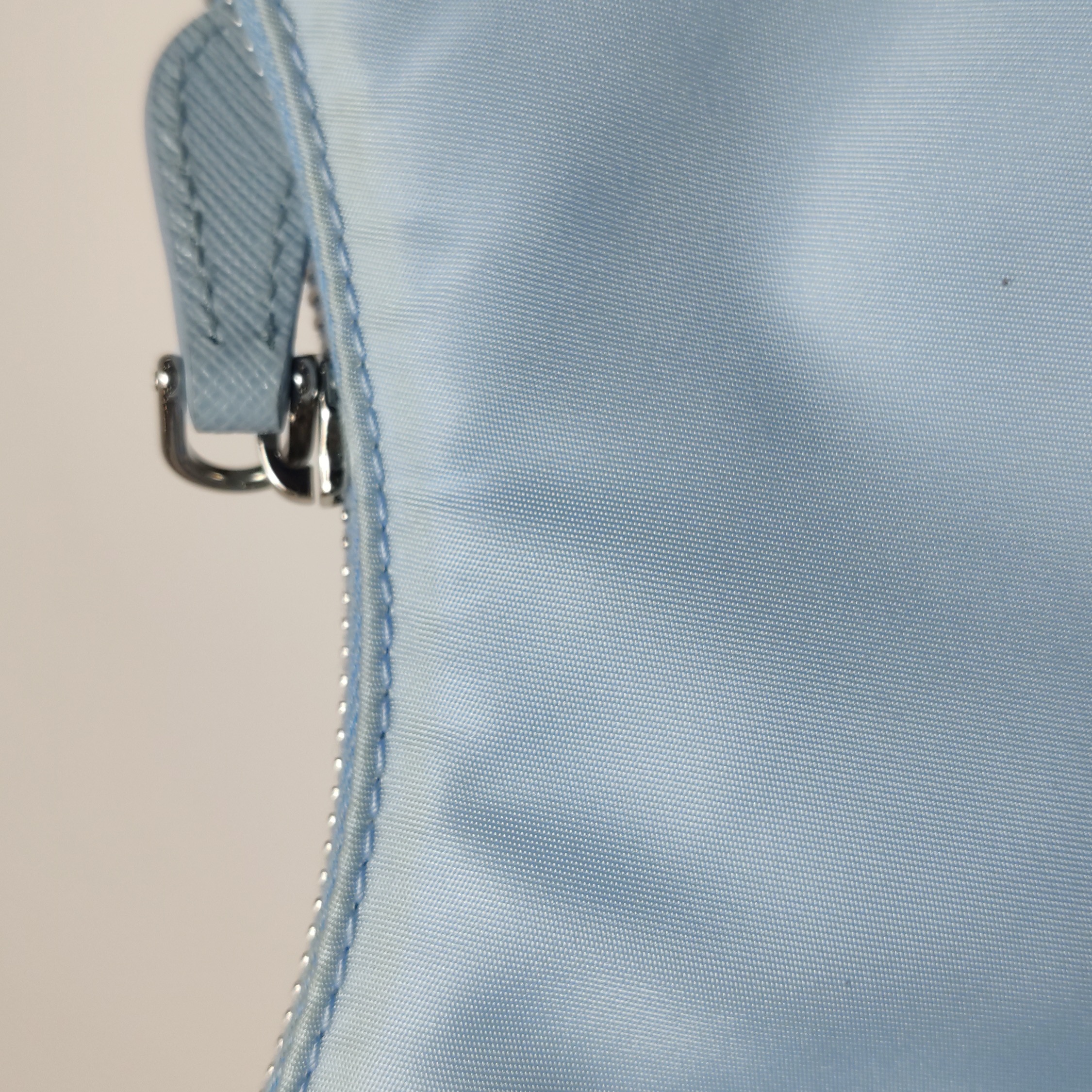 Prada Re-Edition 2005 Shoulder Bag Saffiano Leather Small — photo 12 of 16