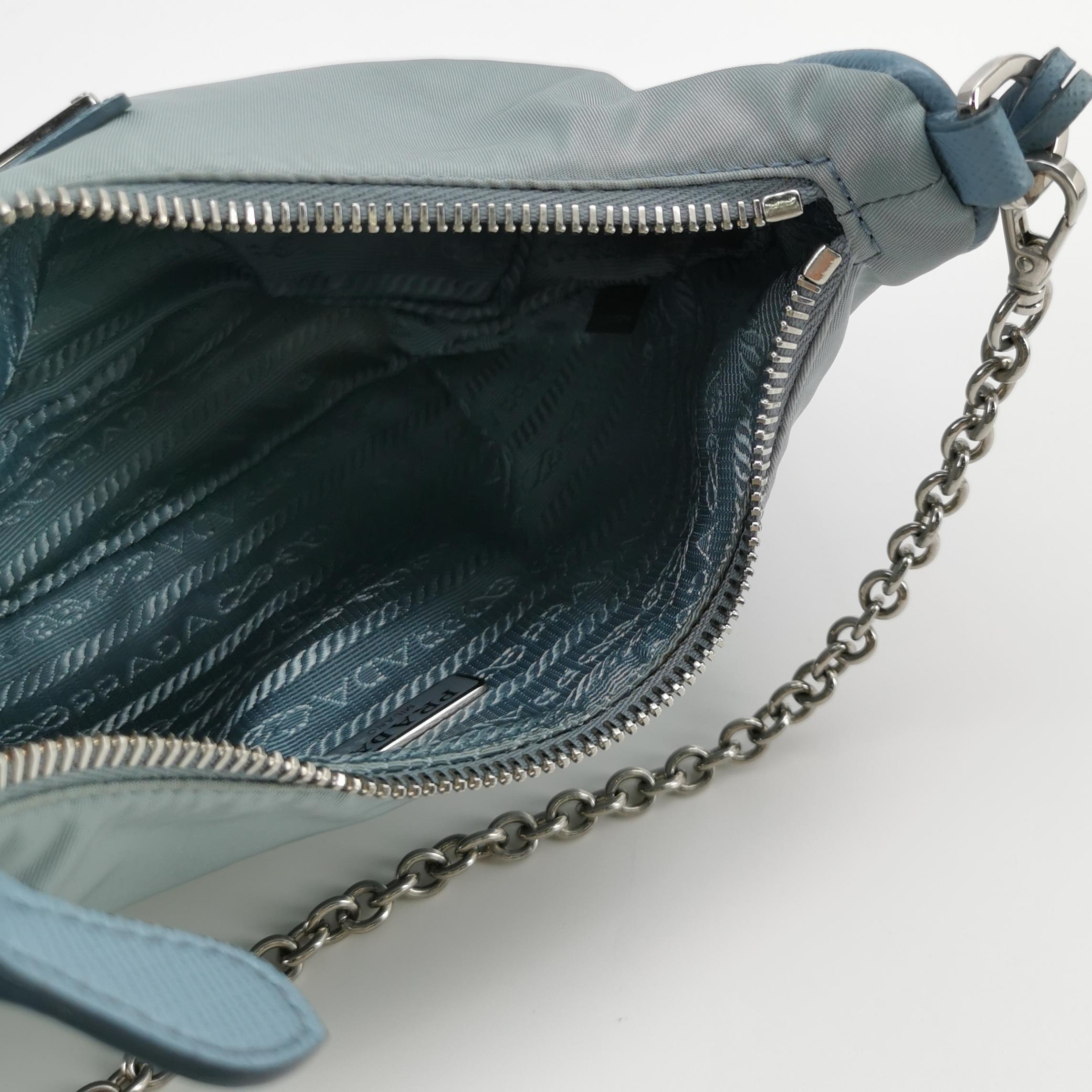 Prada Re-Edition 2005 Shoulder Bag Saffiano Leather — photo 8 of 18