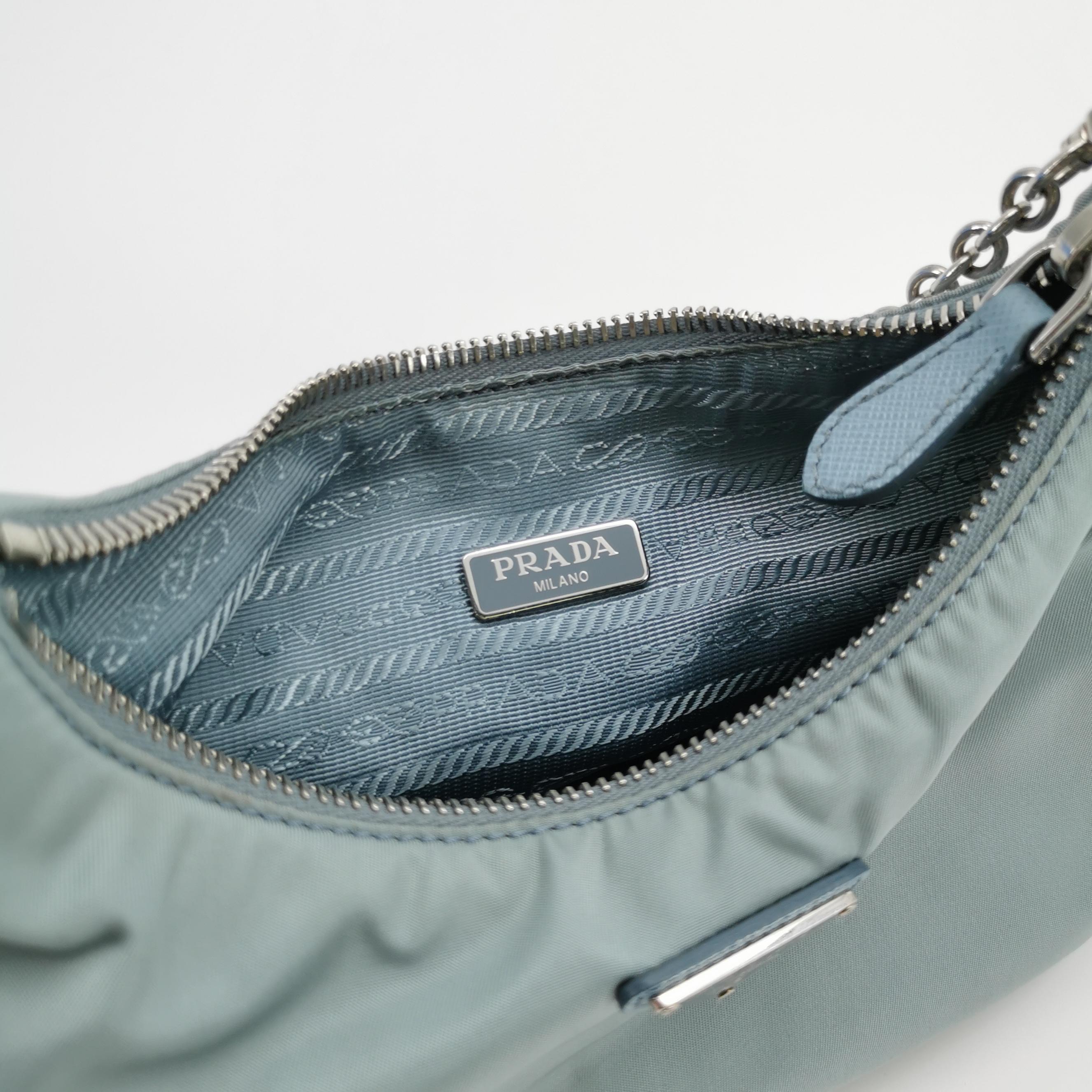 Prada Re-Edition 2005 Shoulder Bag Saffiano Leather — photo 9 of 18