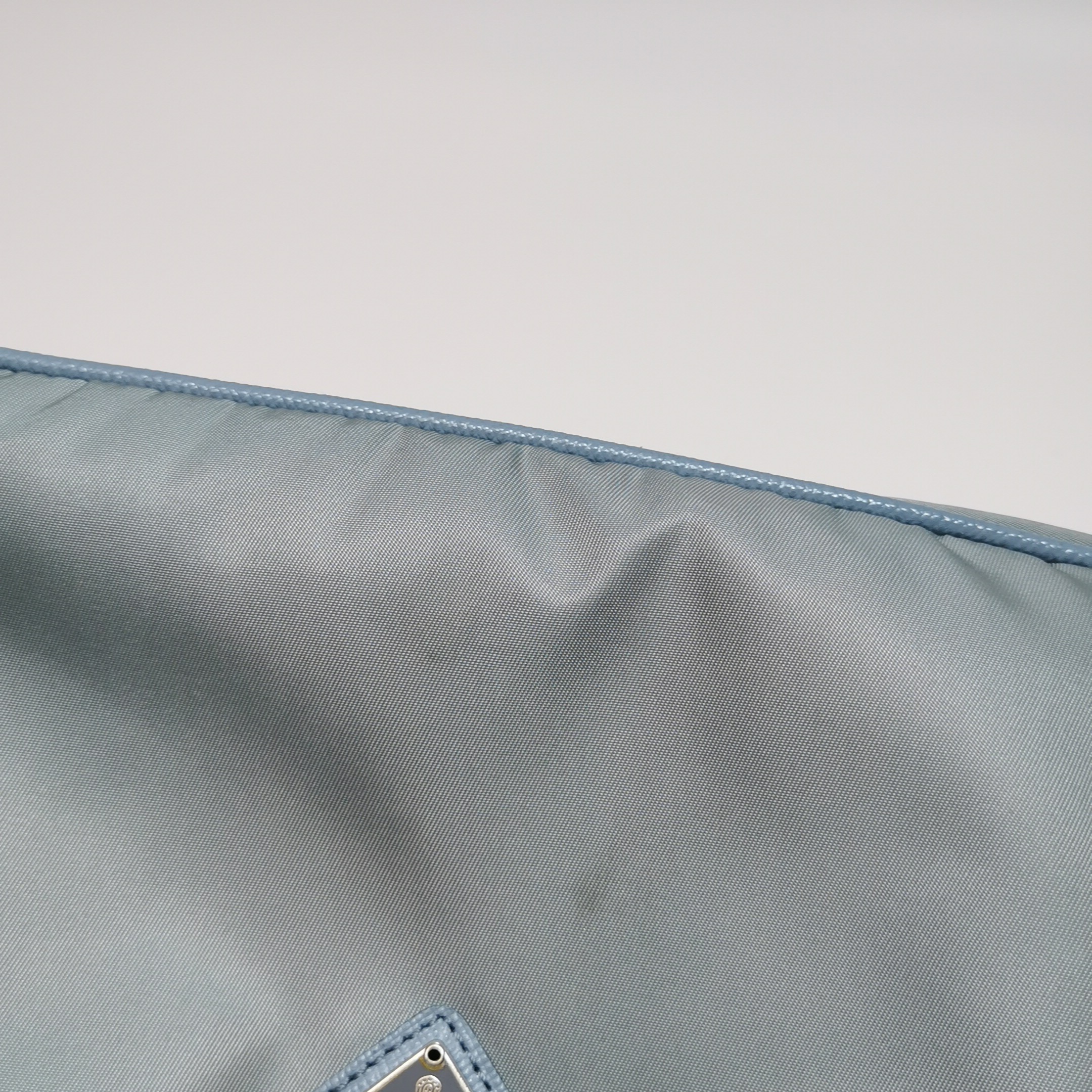 Prada Re-Edition 2005 Shoulder Bag Saffiano Leather — photo 12 of 18