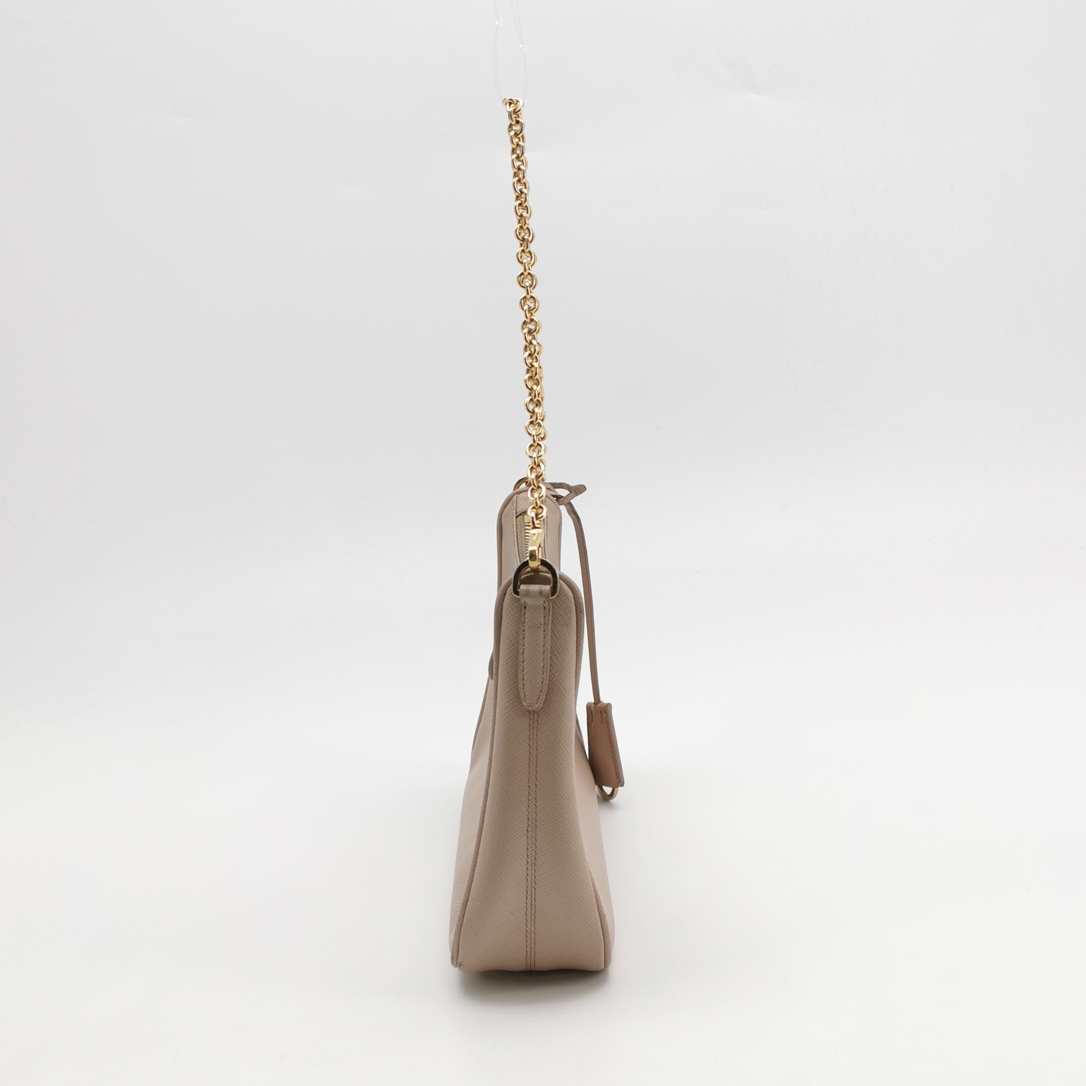 Prada Re-Edition 2005 Shoulder Bag Saffiano Leather — photo 4 of 20