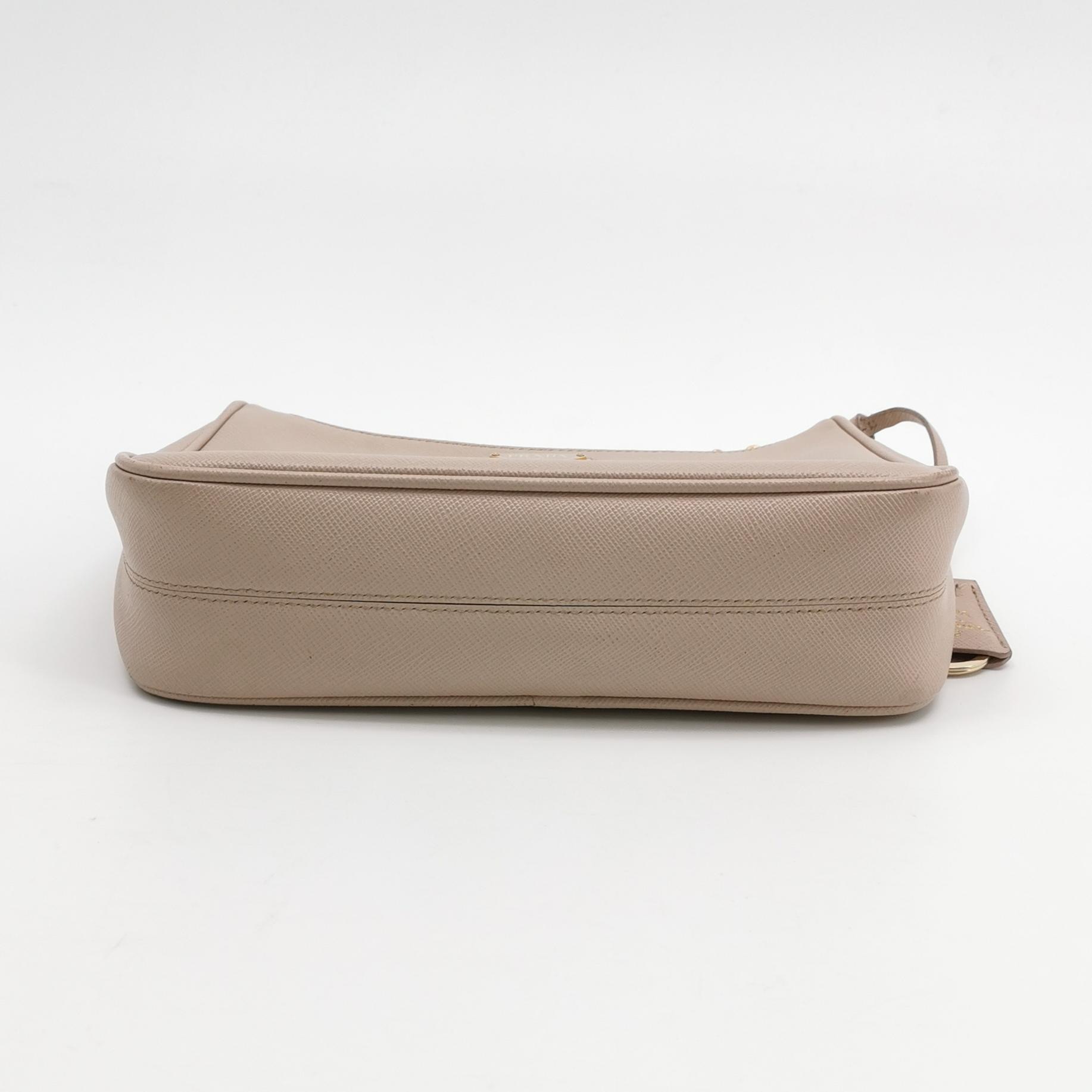 Prada Re-Edition 2005 Shoulder Bag Saffiano Leather — photo 6 of 20