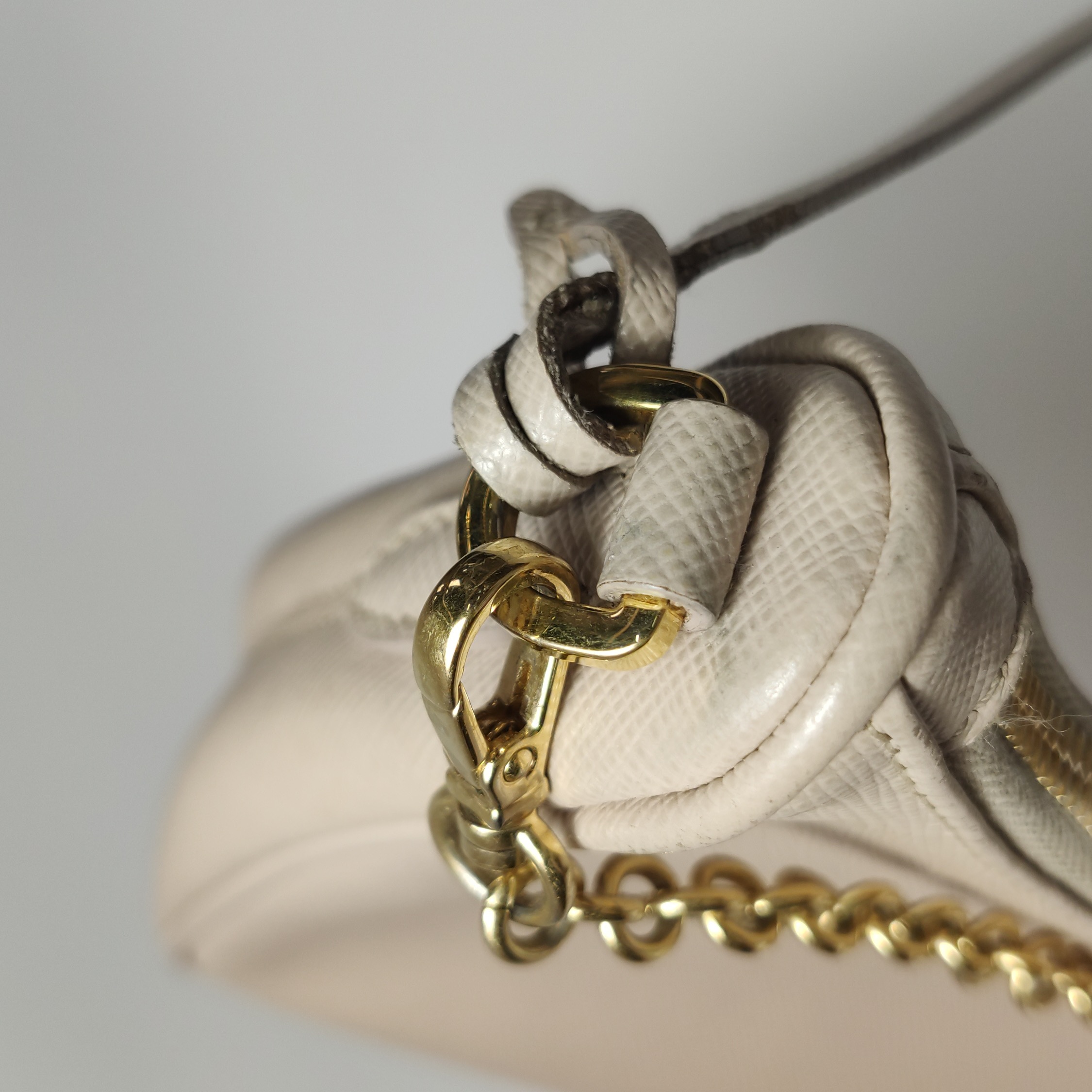 Prada Re-Edition 2005 Shoulder Bag Saffiano Leather — photo 20 of 20