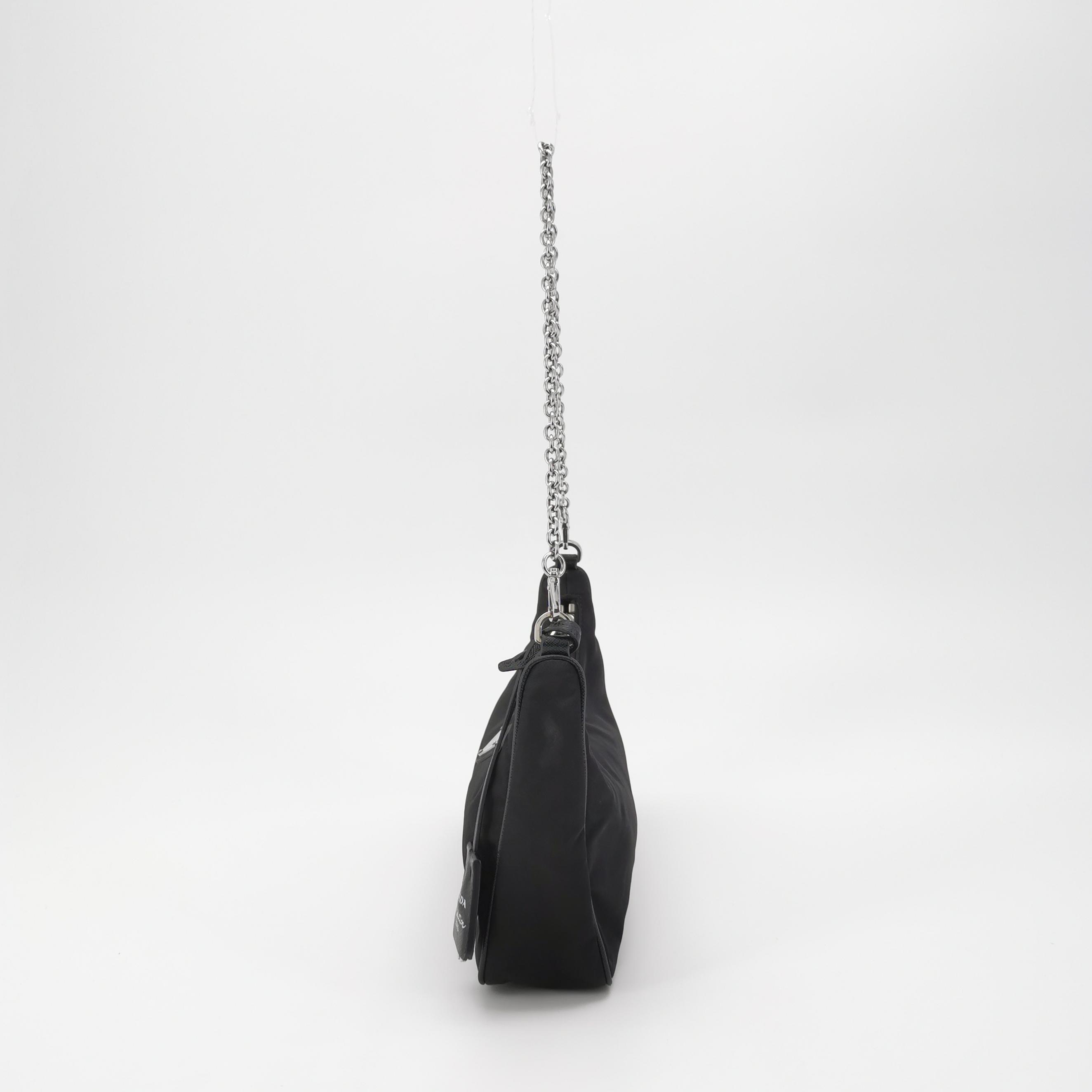 Prada Re-Edition 2005 Shoulder Bag Saffiano Leather — photo 4 of 18