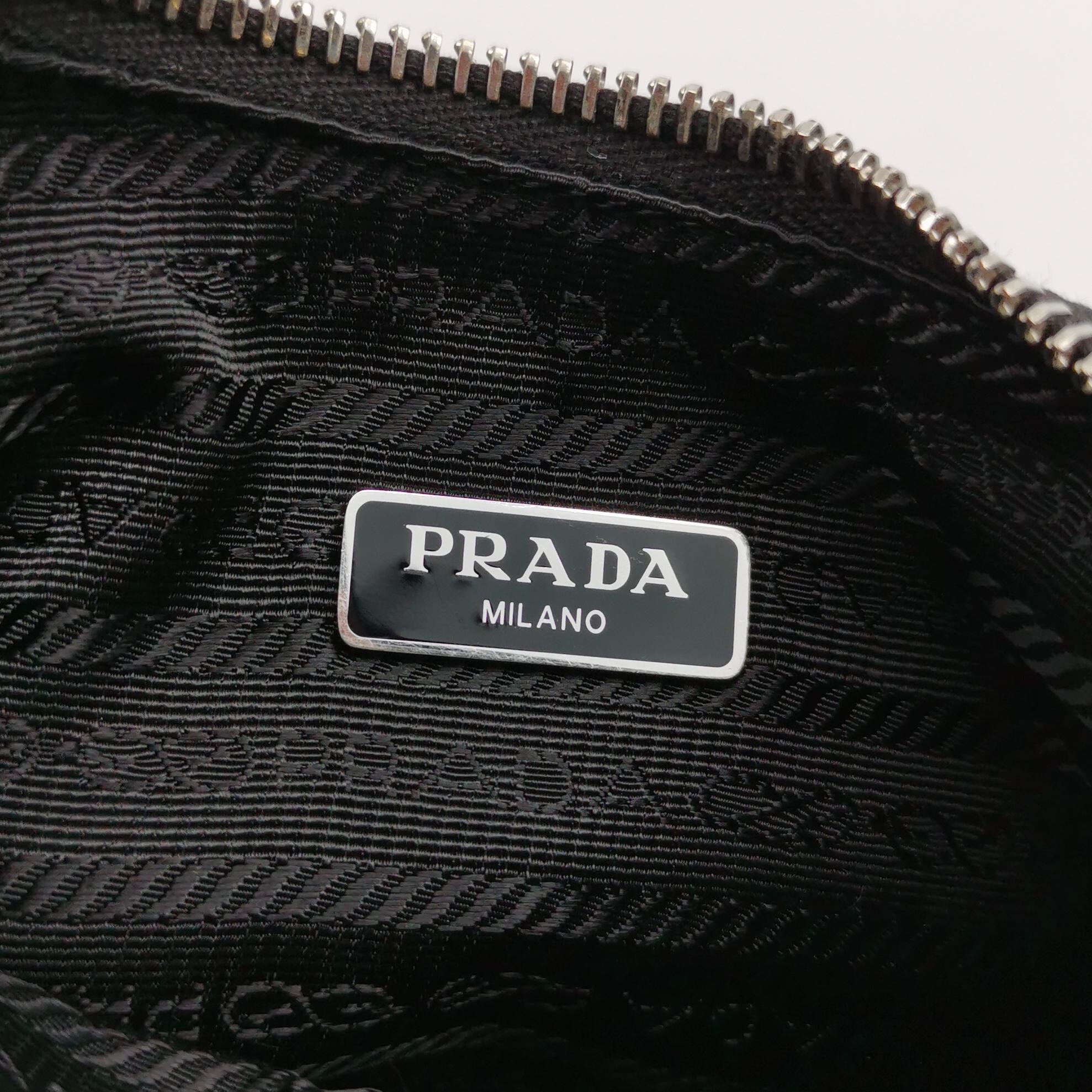 Prada Re-Edition 2005 Shoulder Bag Saffiano Leather — photo 9 of 18