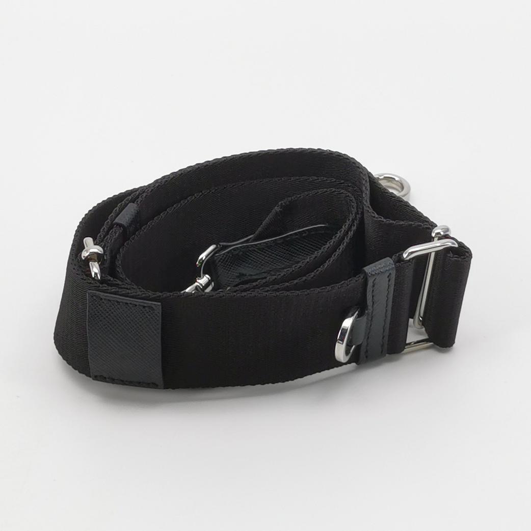 Prada Re-Edition 2005 Shoulder Bag Saffiano Leather — photo 7 of 18