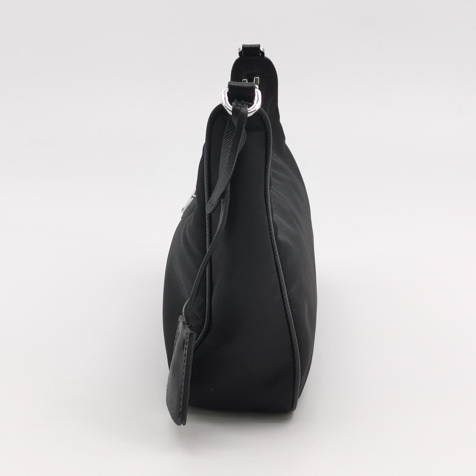 Prada Re-Edition 2005 Shoulder Bag Tessuto Small — photo 4 of 18