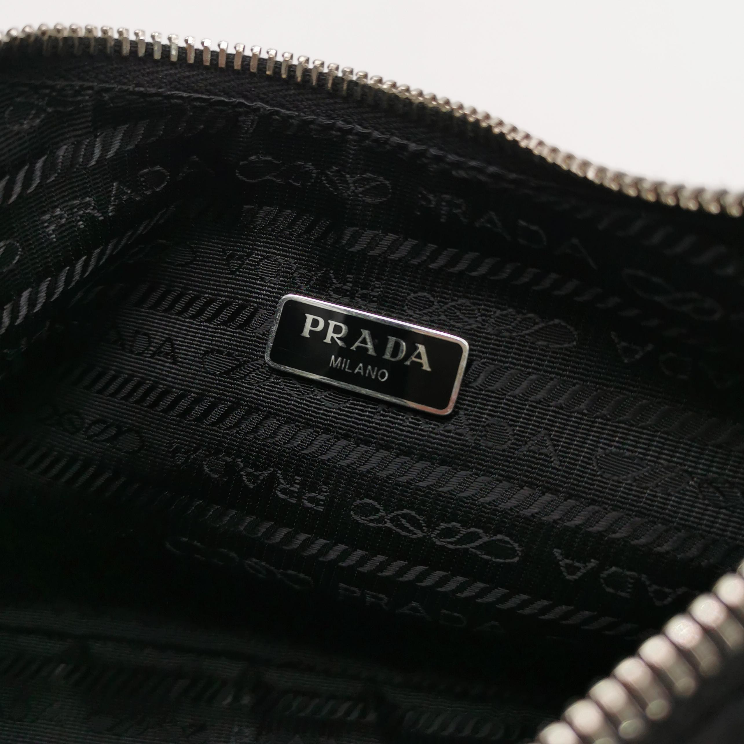 Prada Re-Edition 2005 Shoulder Bag Tessuto Small — photo 9 of 18