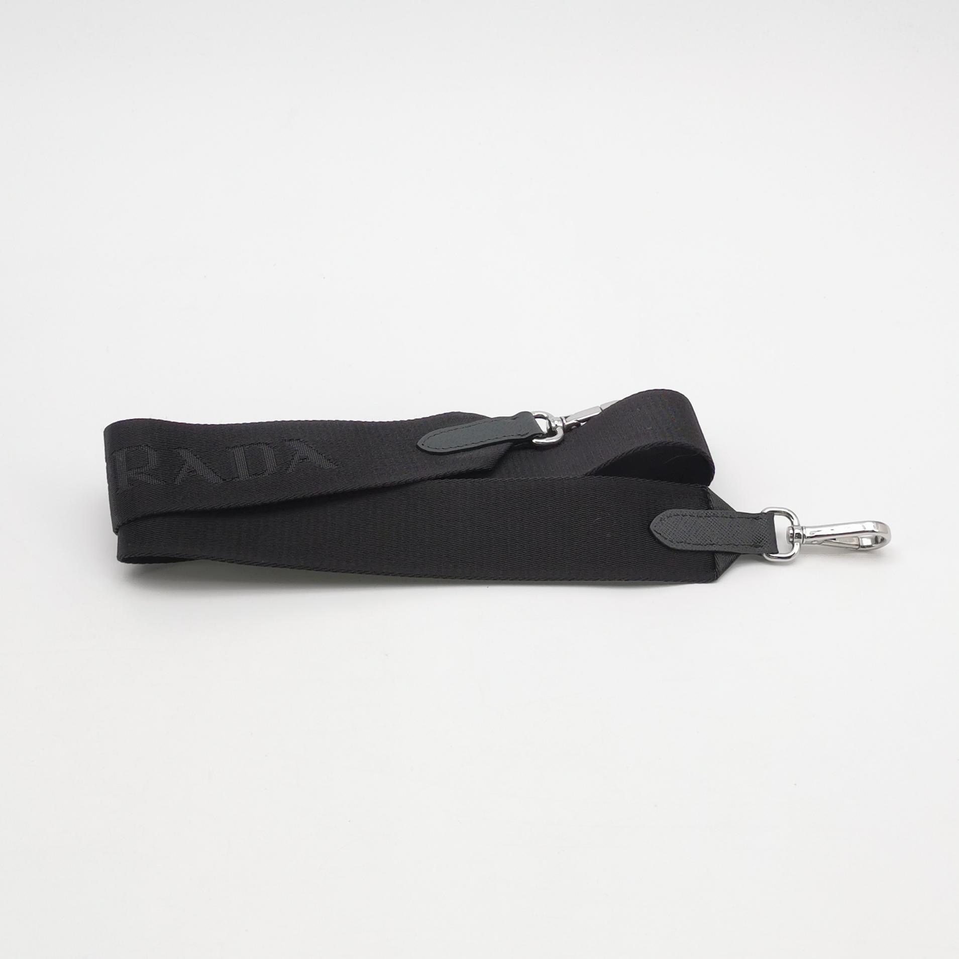 Prada Re-Edition 2005 Shoulder Bag Tessuto Small — photo 7 of 18