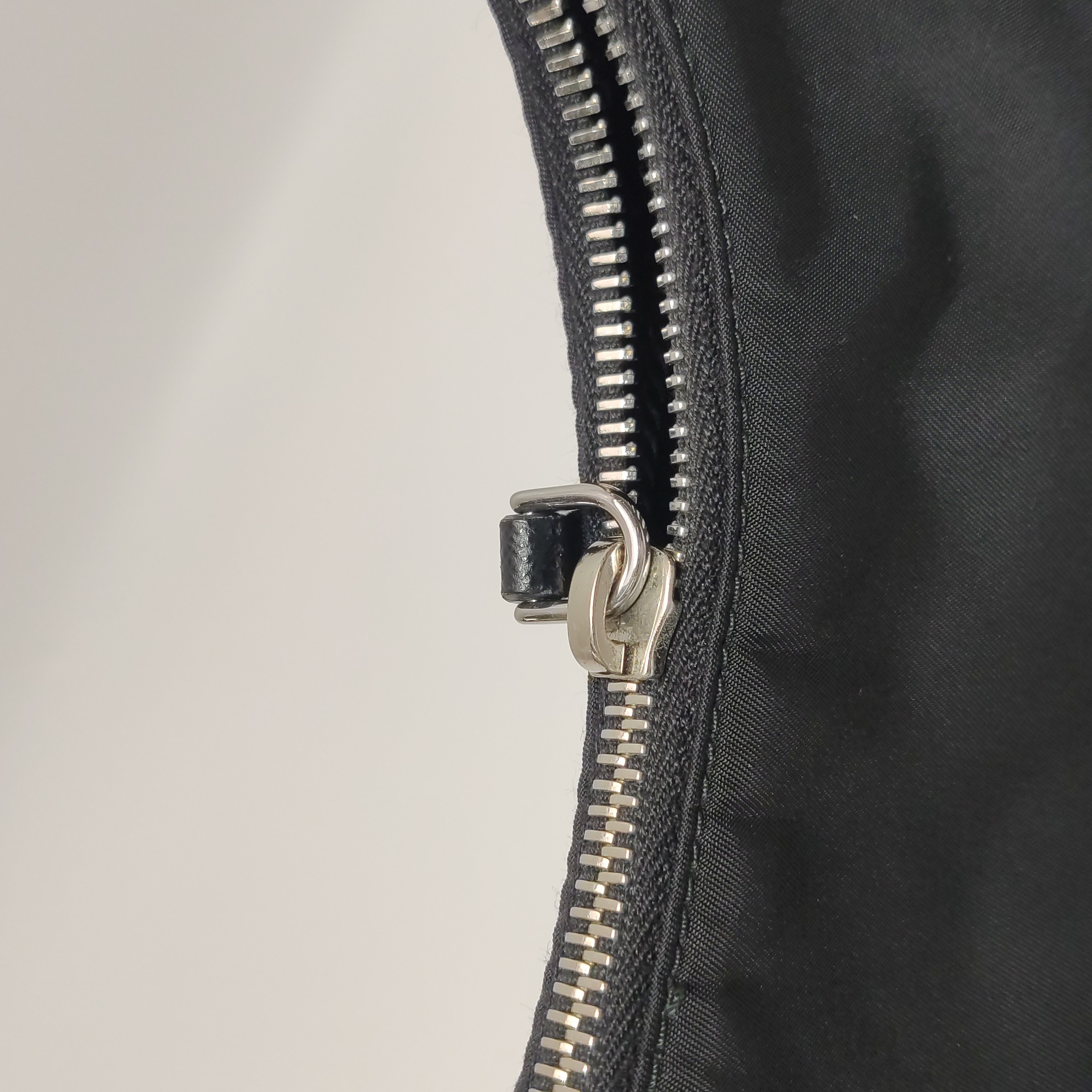 Prada Re-Edition 2005 Shoulder Bag Tessuto Small — photo 10 of 18