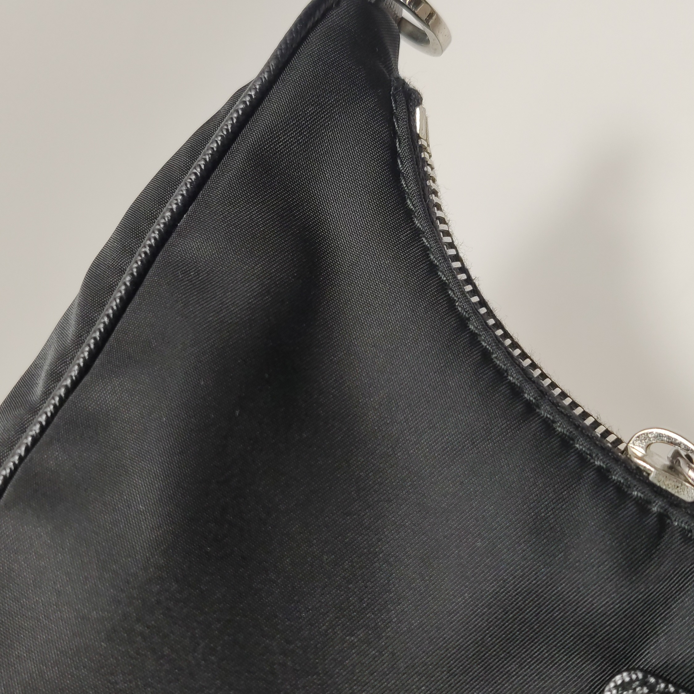 Prada Re-Edition 2005 Shoulder Bag Tessuto Small — photo 14 of 18