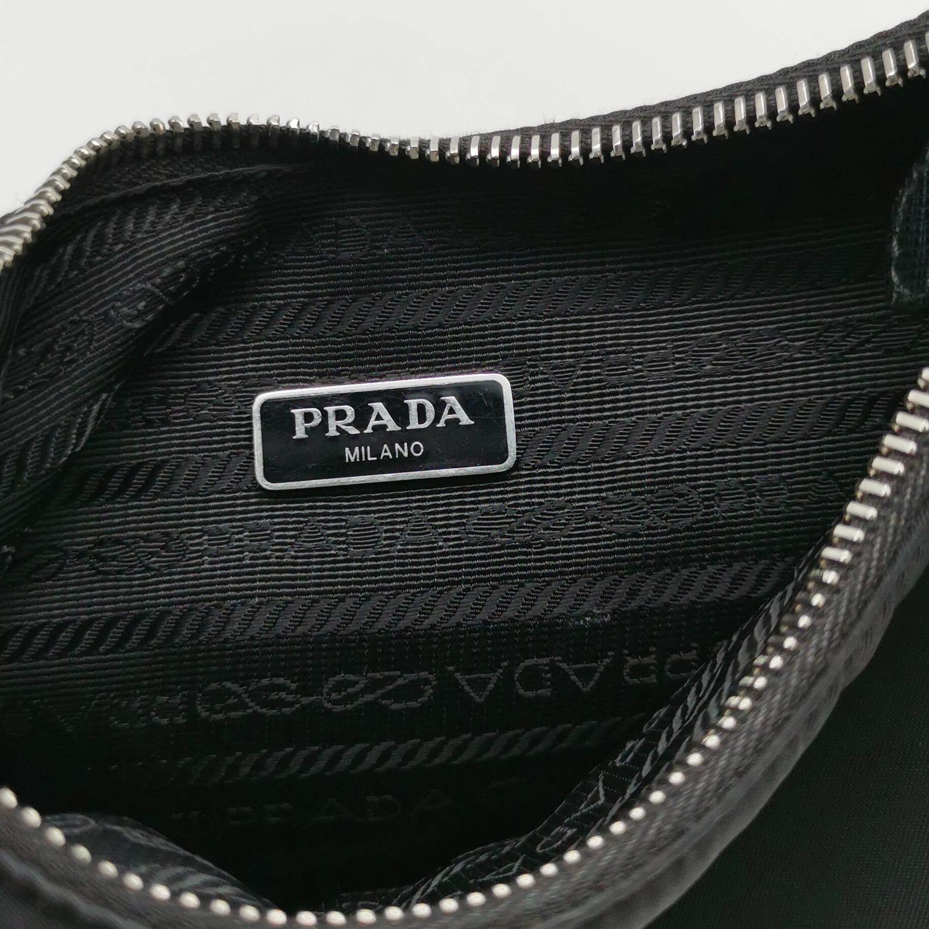 Prada Re-Edition 2005 Shoulder Bag Tessuto Small — photo 9 of 22
