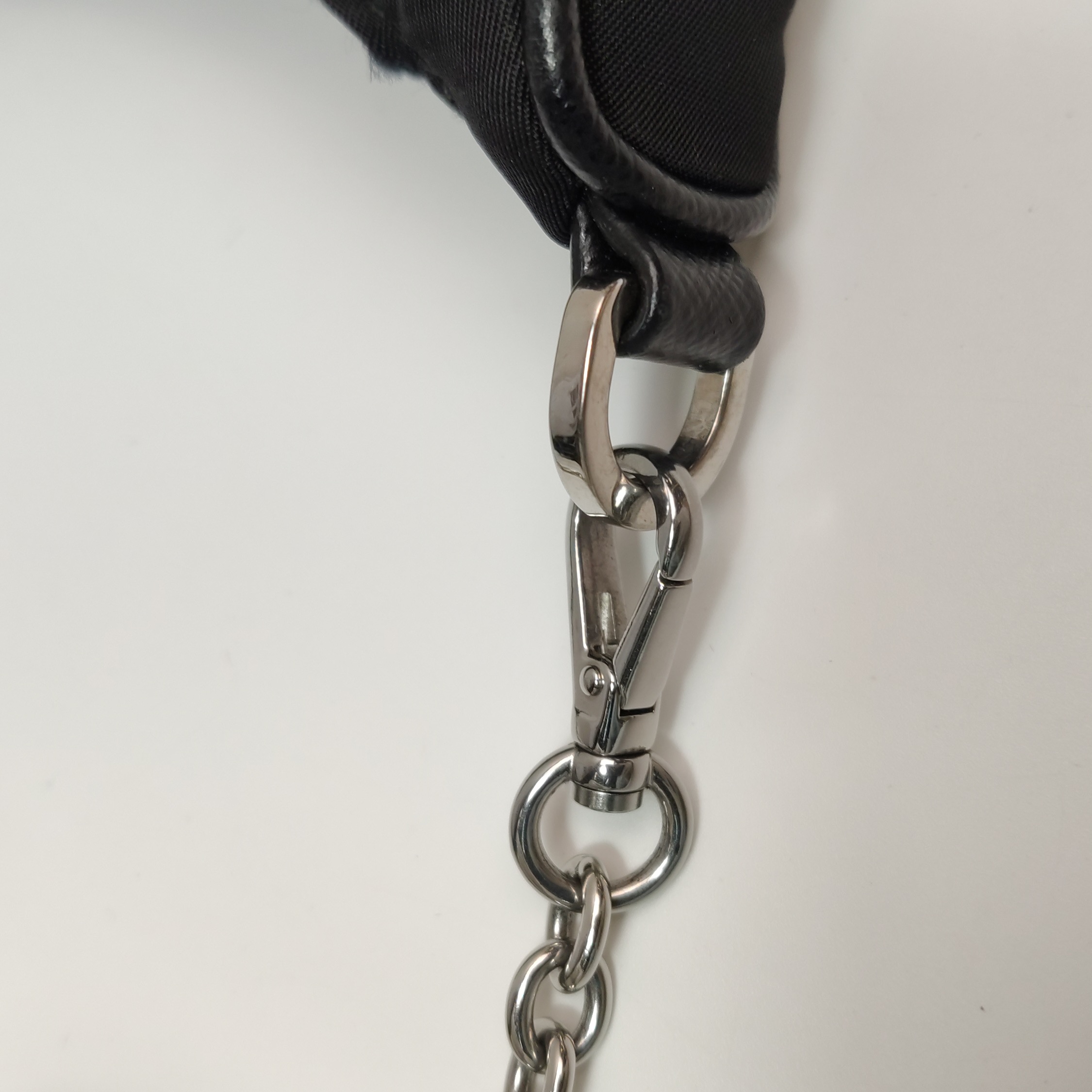 Prada Re-Edition 2005 Shoulder Bag Tessuto Small — photo 19 of 22