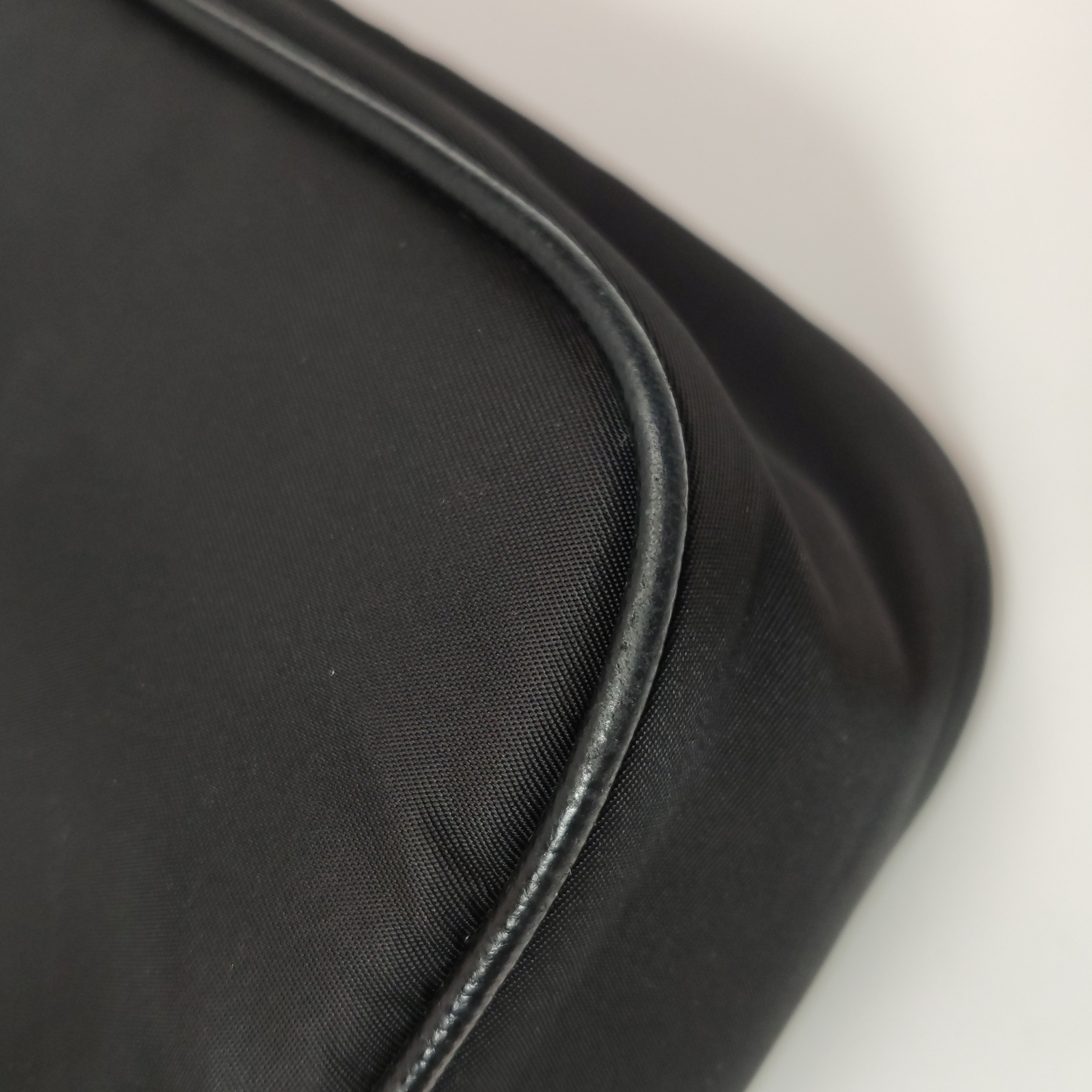 Prada Re-Edition 2005 Shoulder Bag Tessuto Small — photo 14 of 22