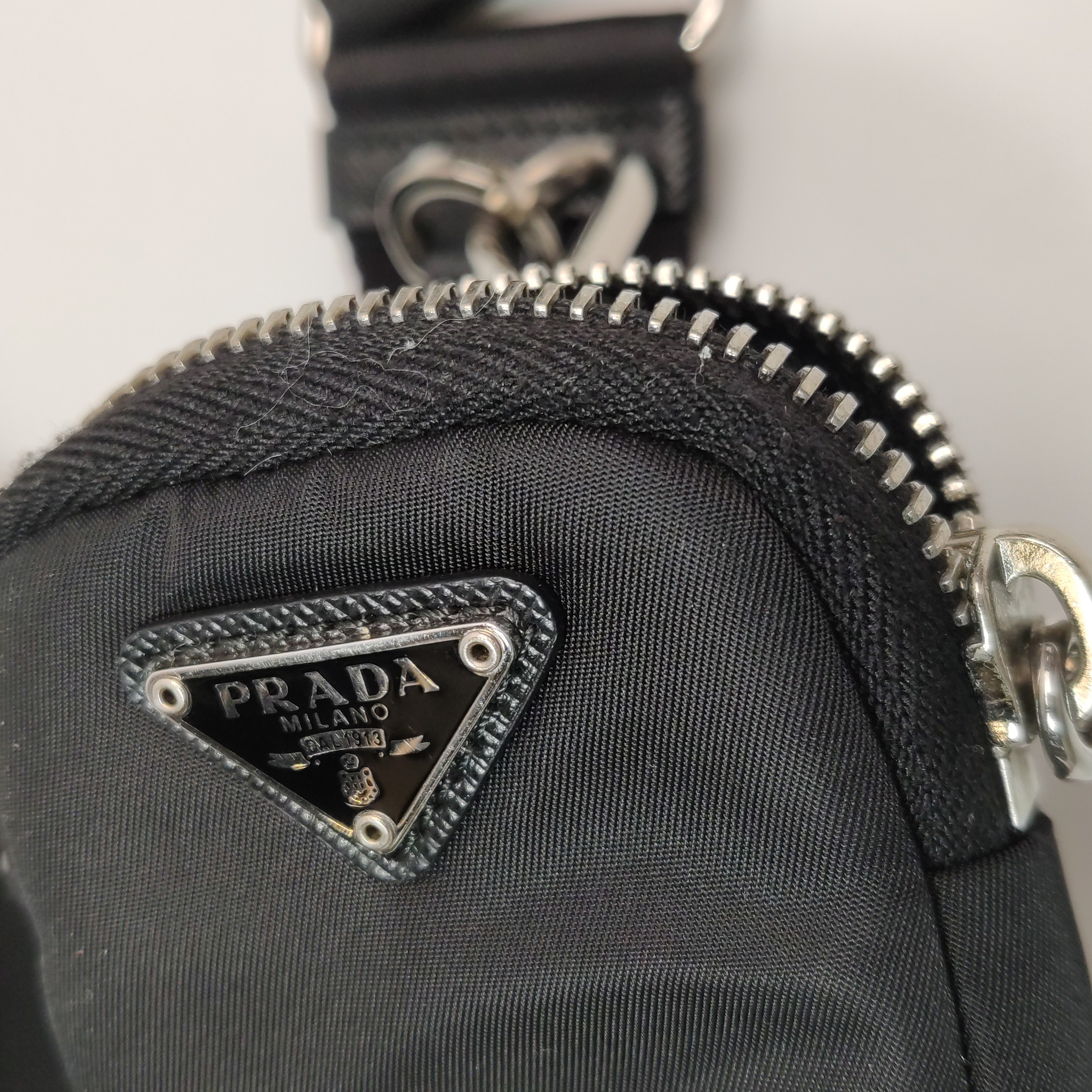 Prada Re-Edition 2005 Shoulder Bag Tessuto Small — photo 21 of 22