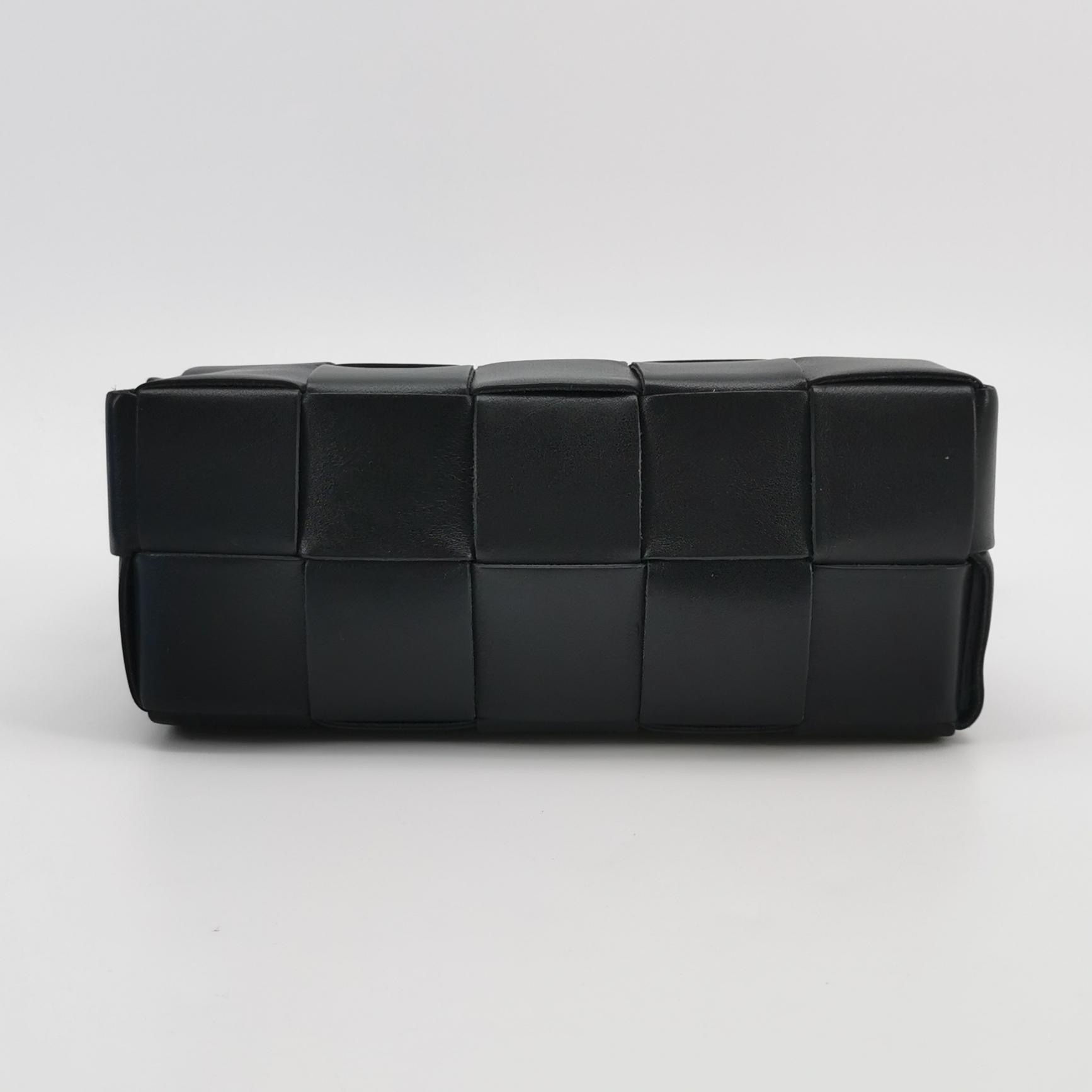 Bottega Veneta Brick Cassette Shoulder Bag Maxi Intrecciato Leather Small — photo 3 of 16