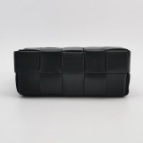 Bottega Veneta Brick Cassette Shoulder Bag Maxi Intrecciato Leather Small — thumbnail 3